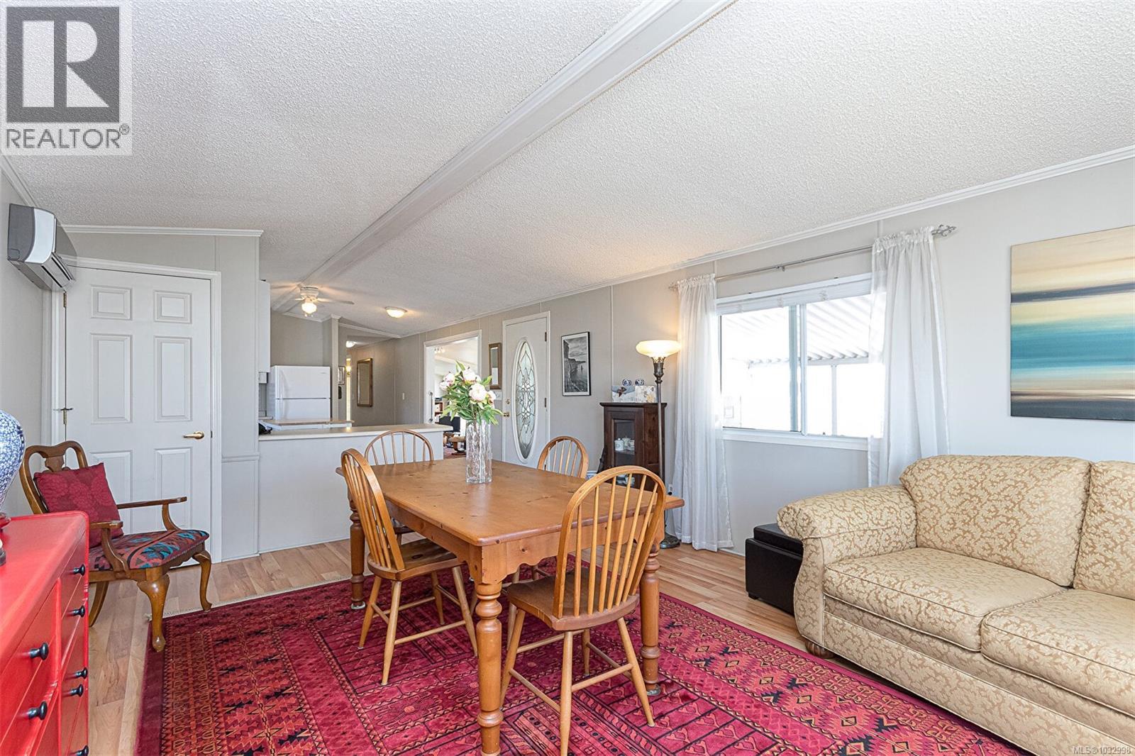 #9 7583 Central Saanich Rd - 11