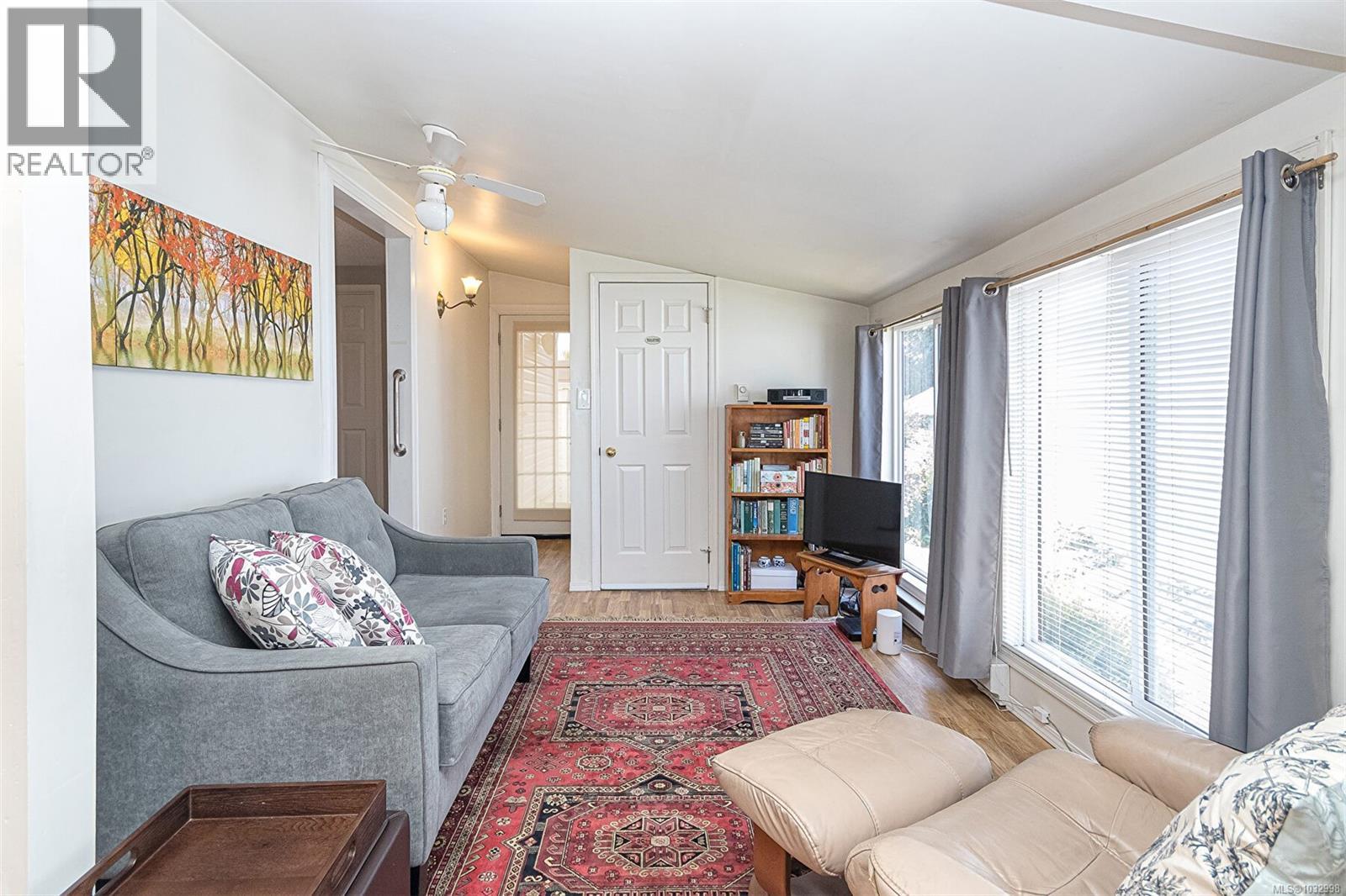 #9 7583 Central Saanich Rd - 19