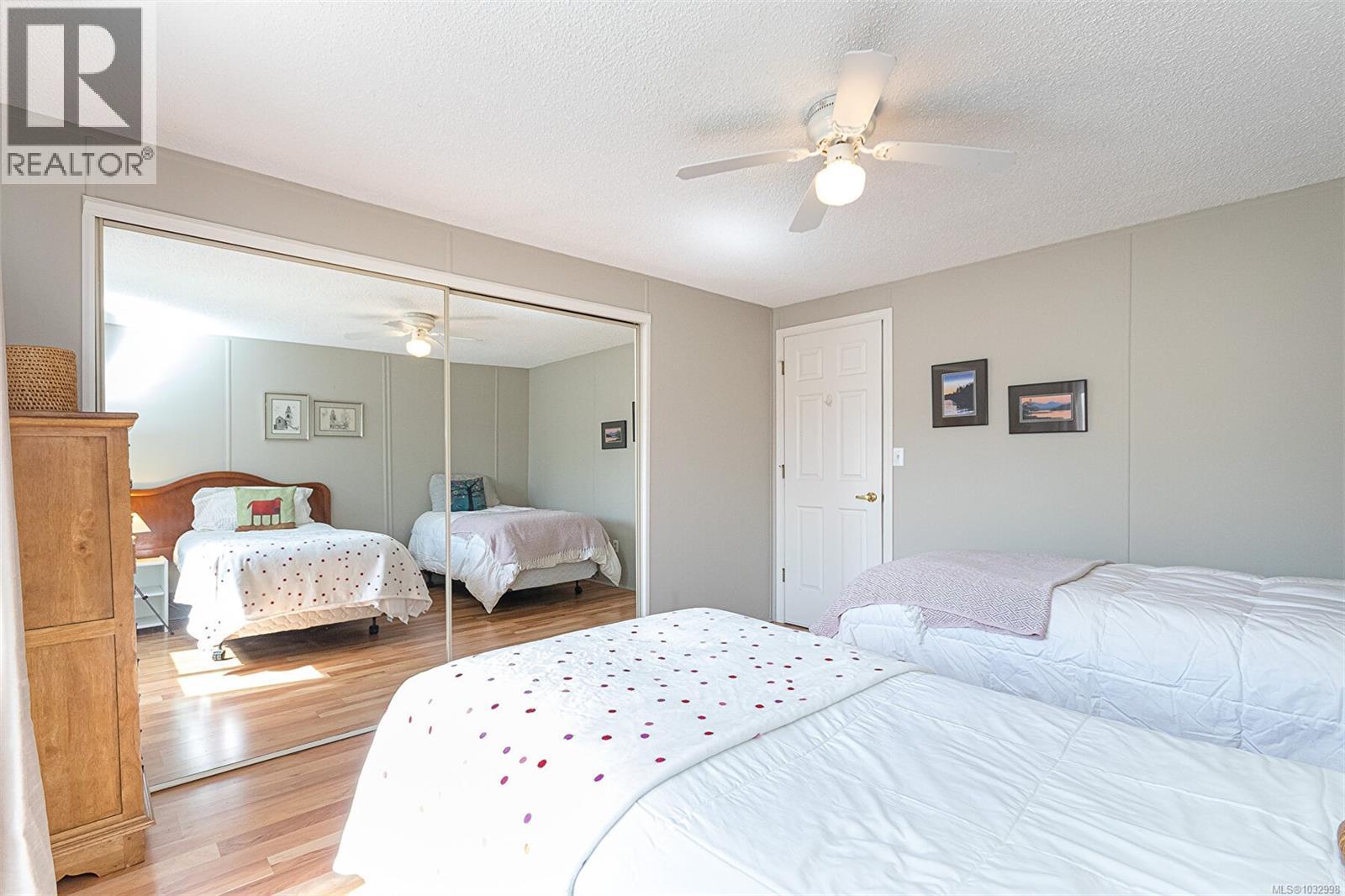 #9 7583 Central Saanich Rd - 21