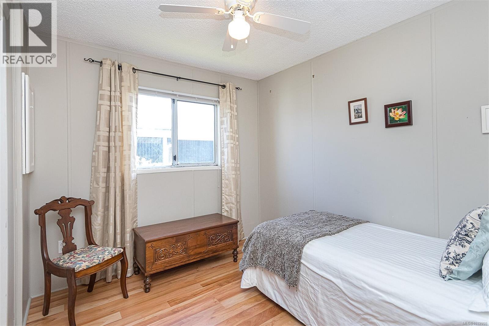 #9 7583 Central Saanich Rd - 24