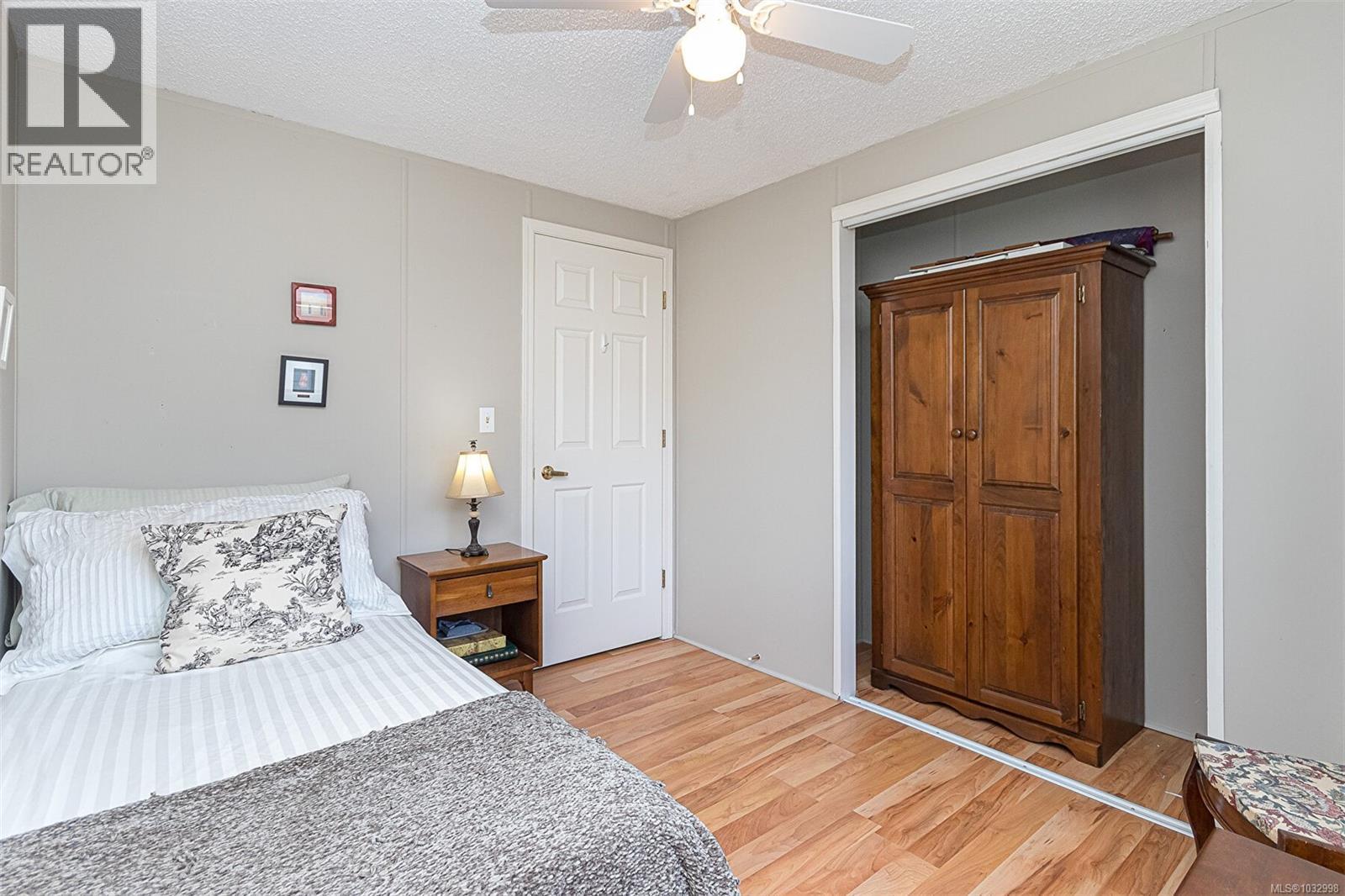 #9 7583 Central Saanich Rd - 25