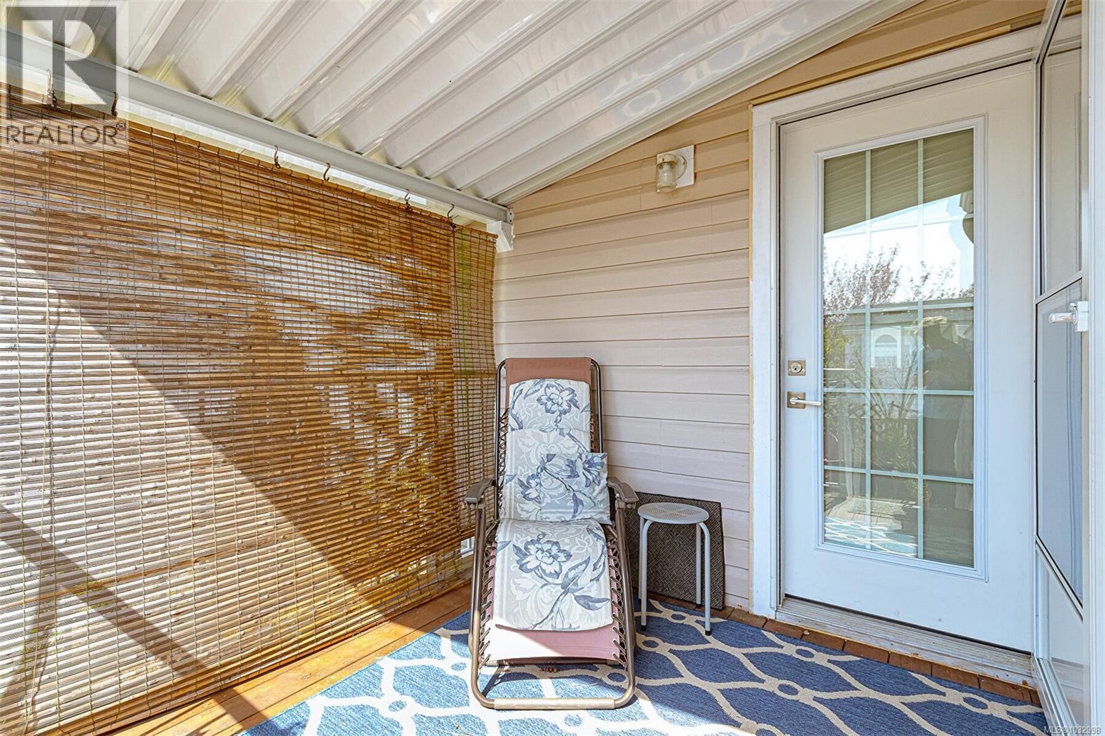 #9 7583 Central Saanich Rd - 28