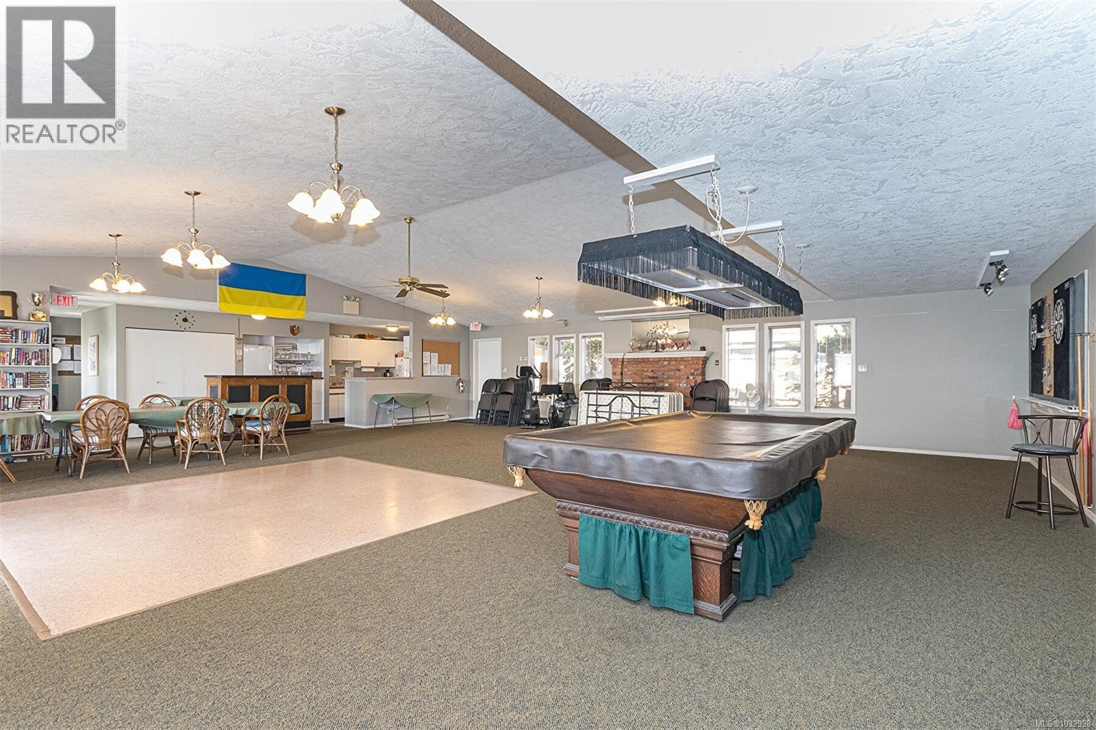 #9 7583 Central Saanich Rd - 36