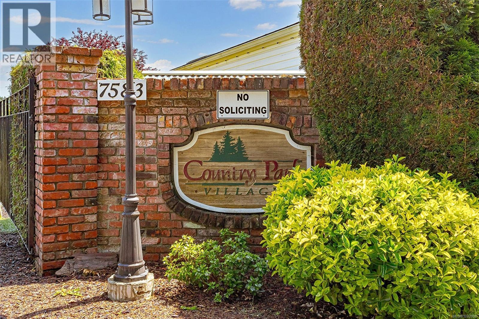 #9 7583 Central Saanich Rd - 5