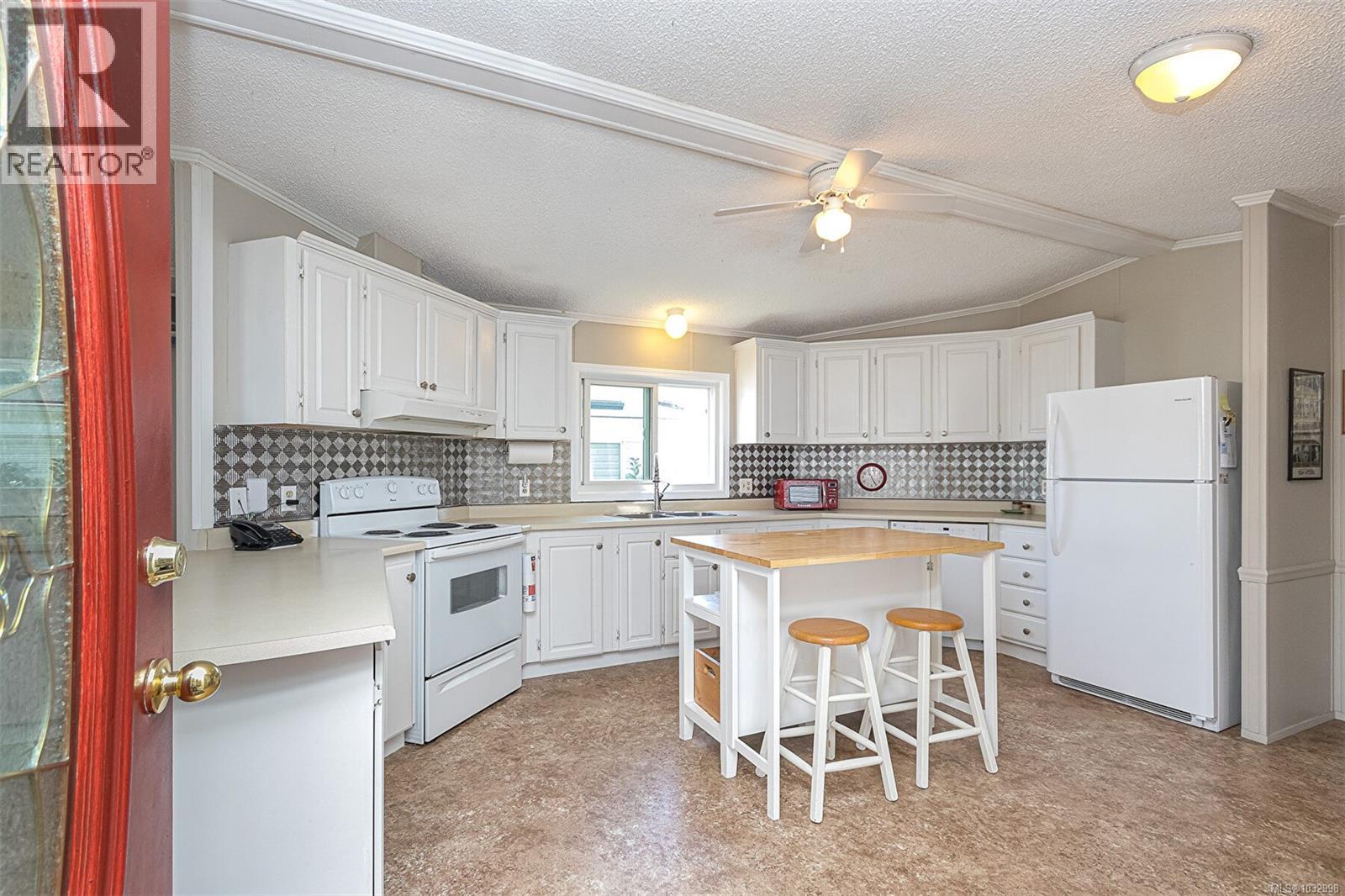 #9 7583 Central Saanich Rd - 7