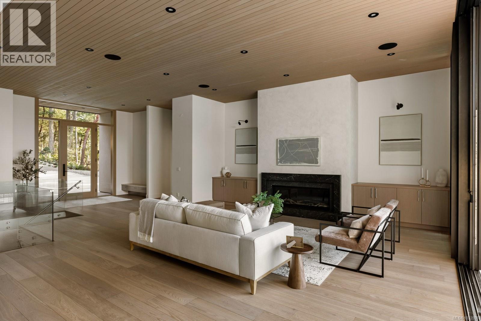 418 Lands End Rd - Image 2