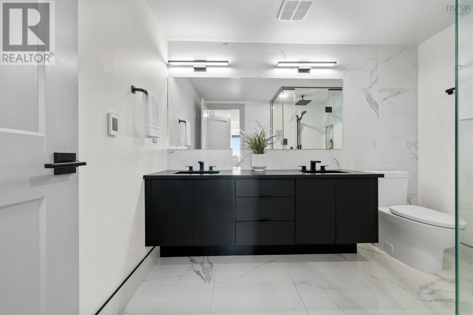 Property 23 of 36 of 809 60 Walter Havill Drive