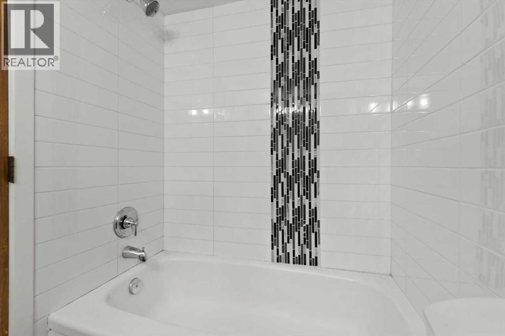 #110 816 89 Avenue SW - 17