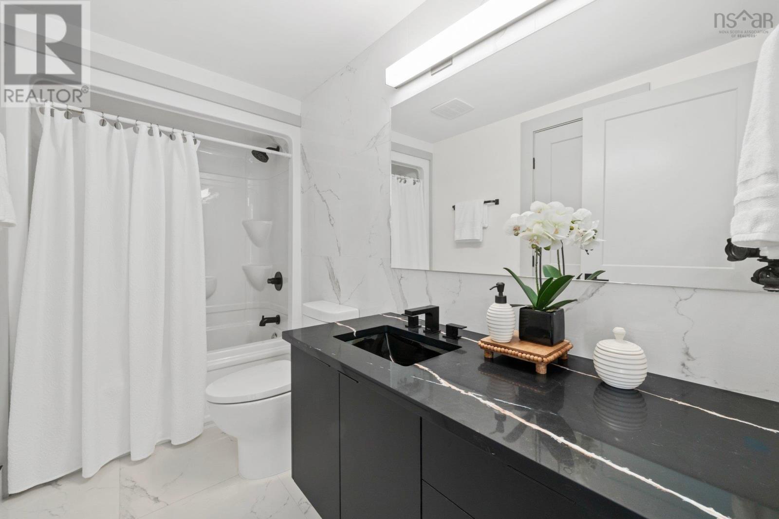 Property 28 of 36 of 809 60 Walter Havill Drive