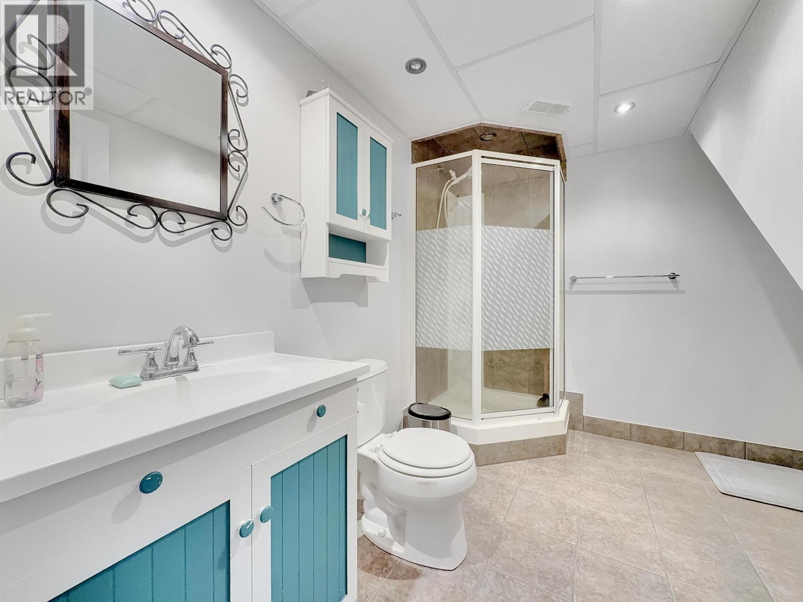 216 MOUNTVIEW DRIVE - 23