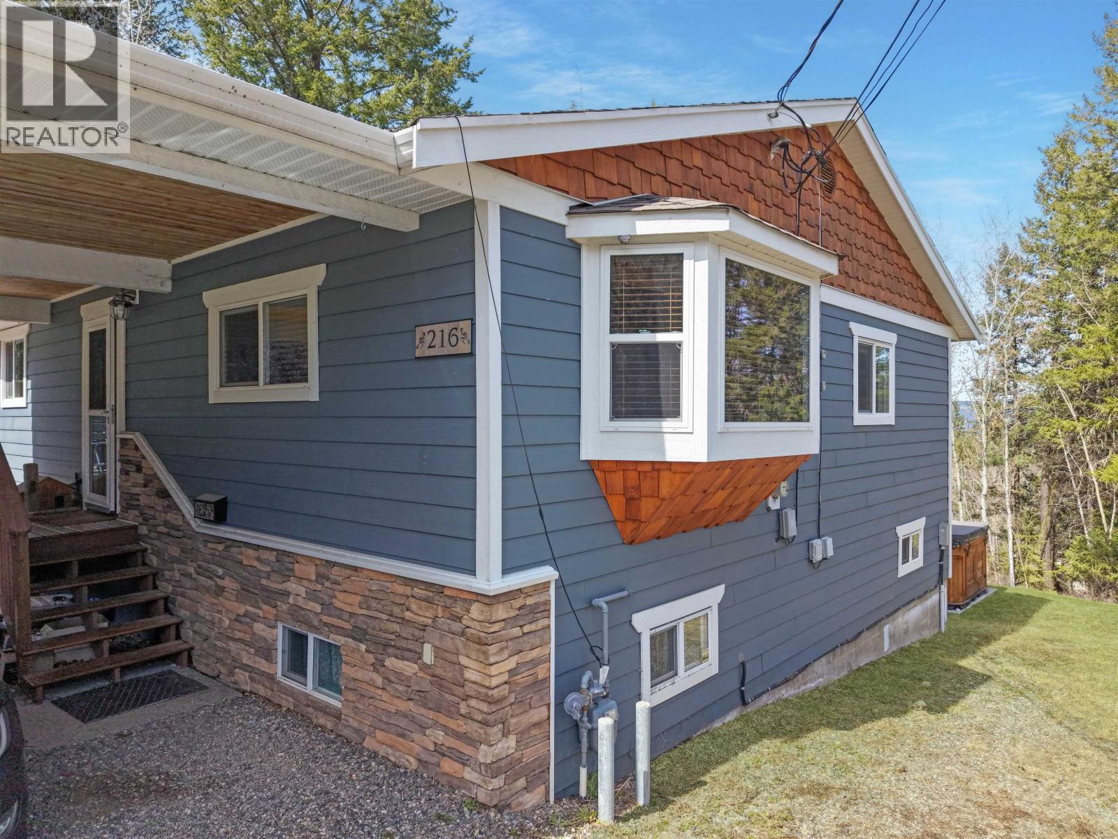 216 MOUNTVIEW DRIVE - 5