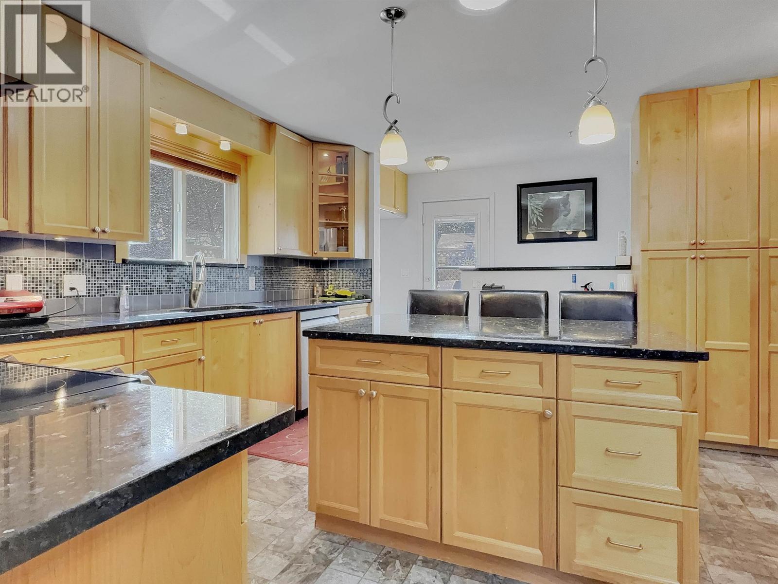 216 MOUNTVIEW DRIVE - 12