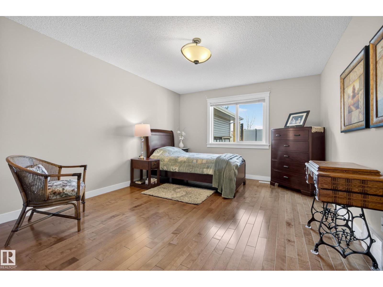 #40 49 COLWILL BV, Sherwood Park