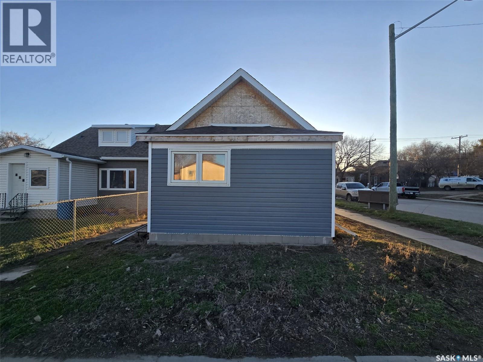538 9th AVENUE NW - 2