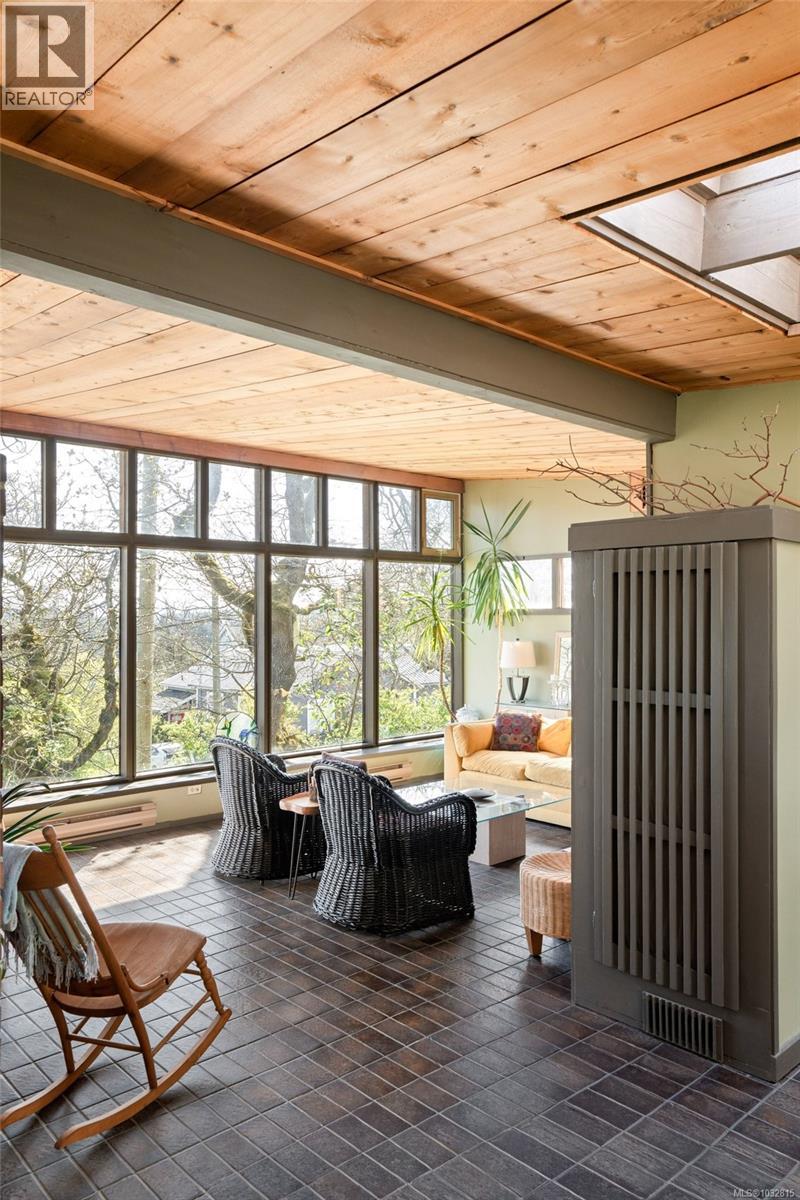 1168 BURNSIDE RD W - 7