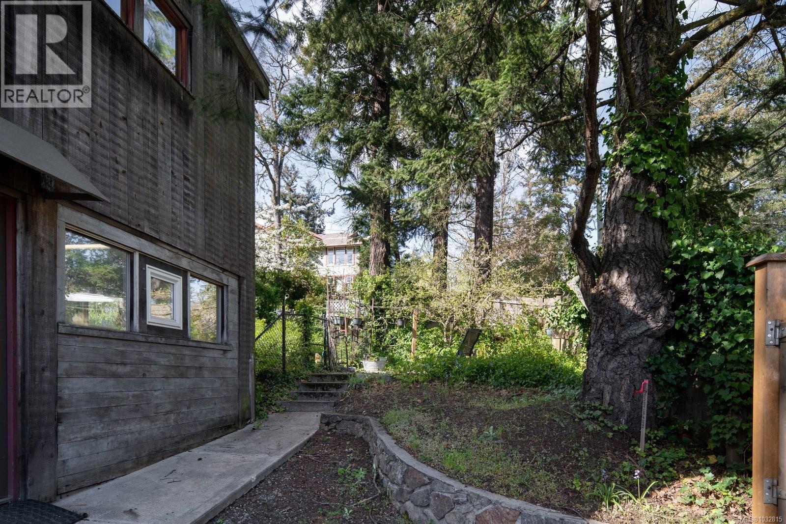 1168 Burnside Rd W - 51
