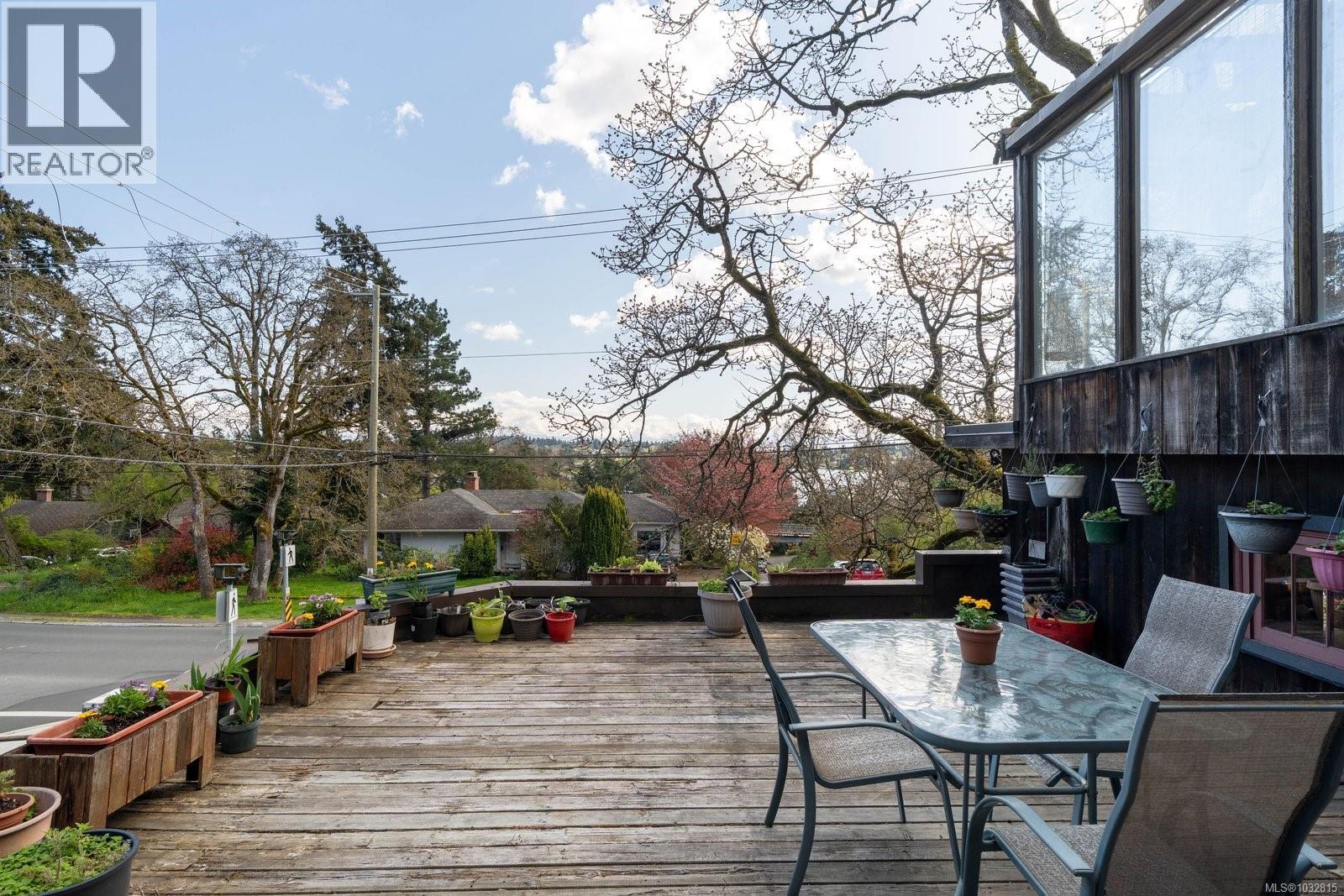 1168 Burnside Rd W - 45