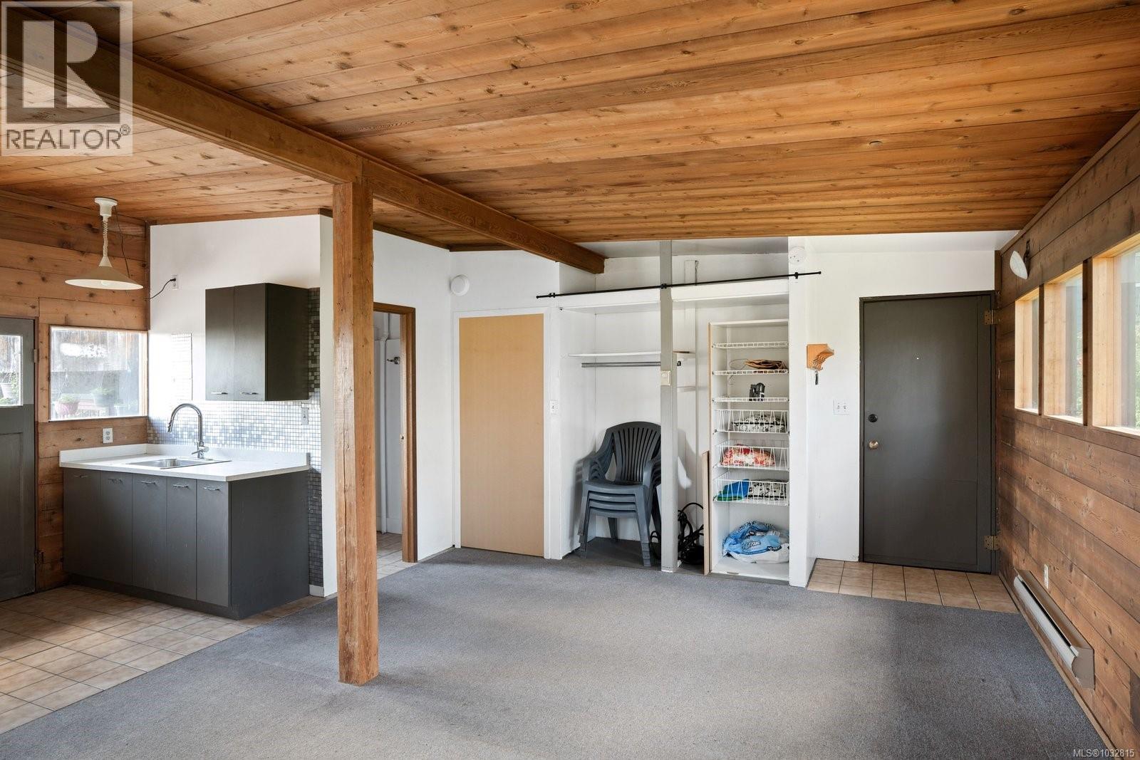 1168 Burnside Rd W - 43
