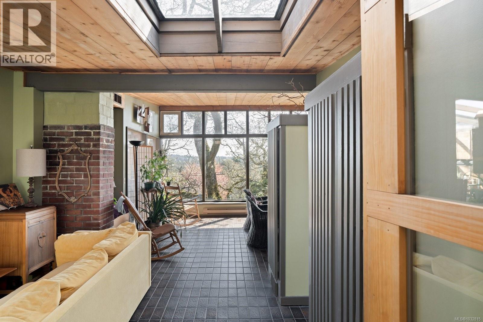 1168 BURNSIDE RD W - 5