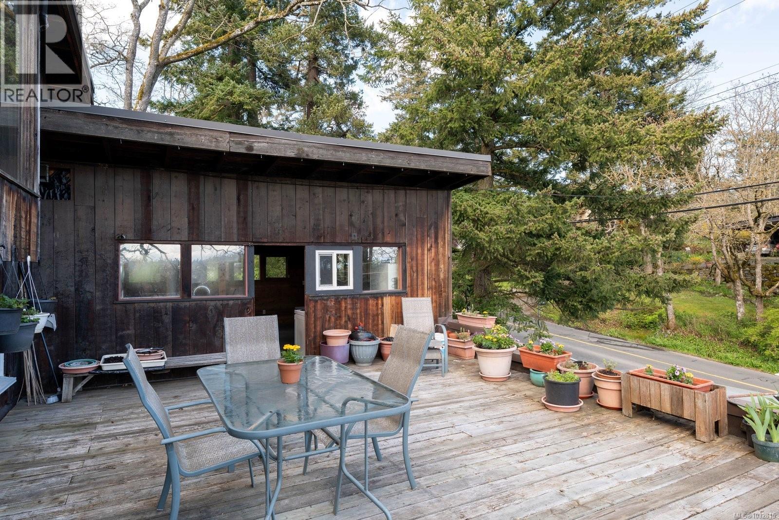 1168 Burnside Rd W - 47