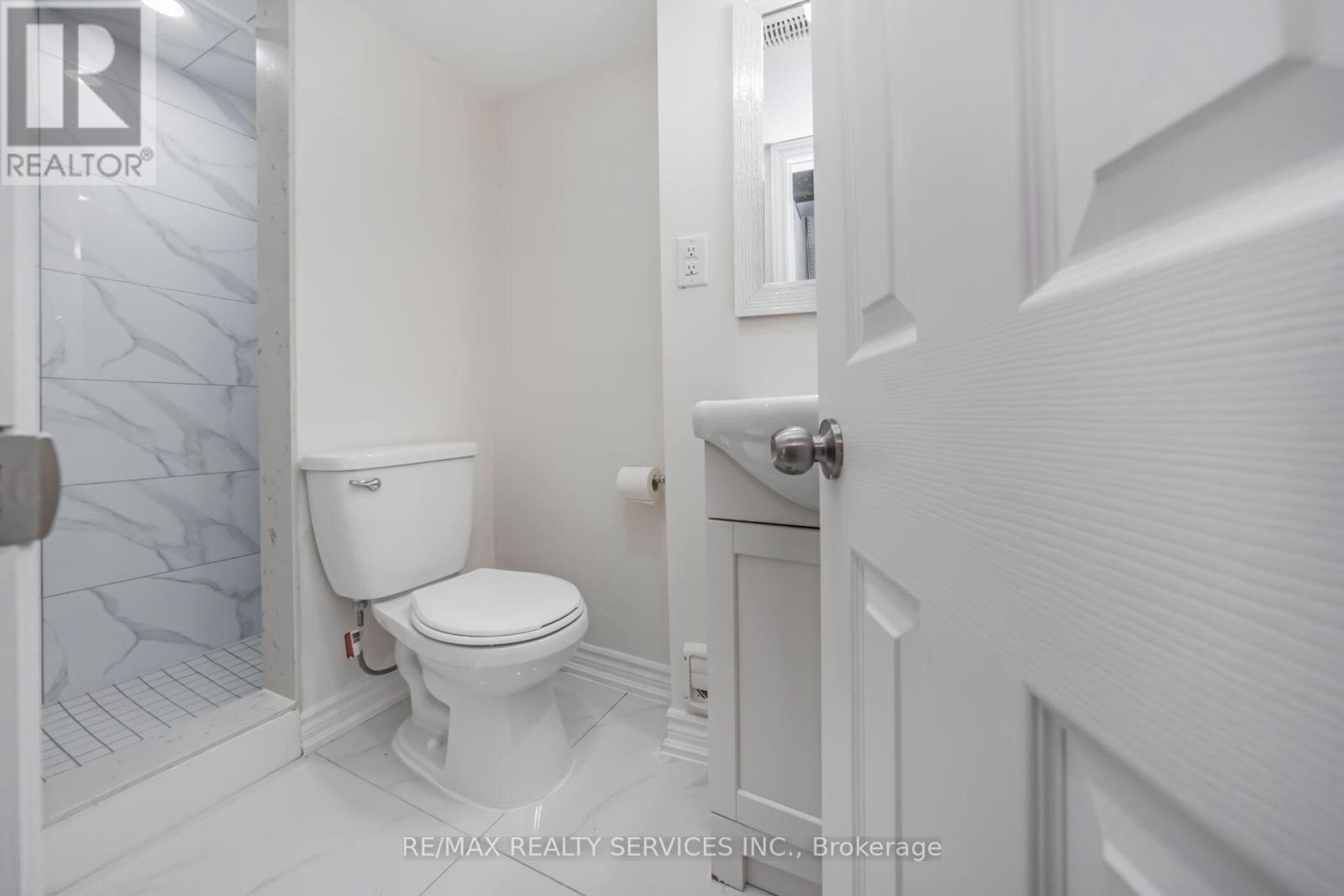 11 JULIETTE SQUARE - 40