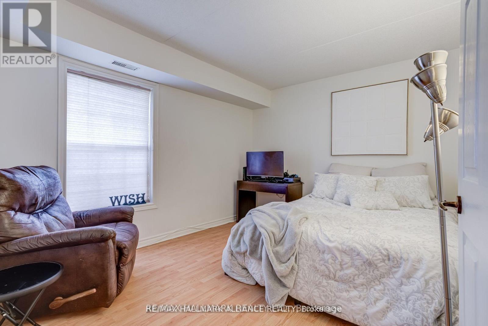 #312 4003 KILMER DRIVE - 22