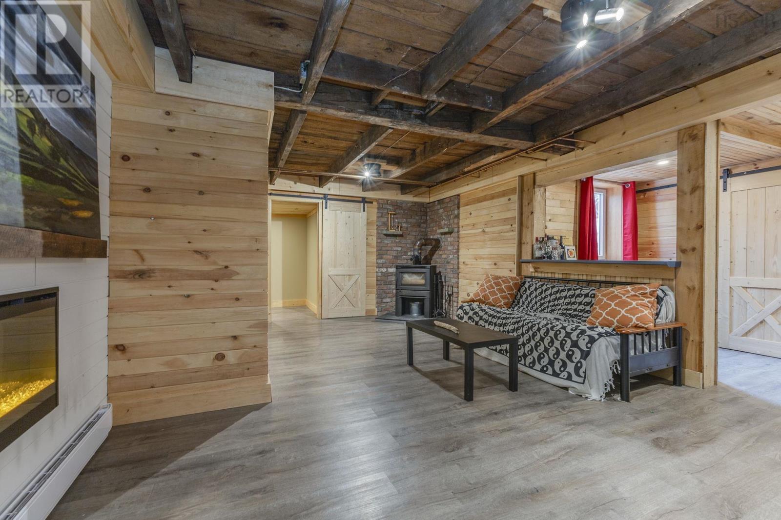 Property 33 of 49 of 1946 West Street