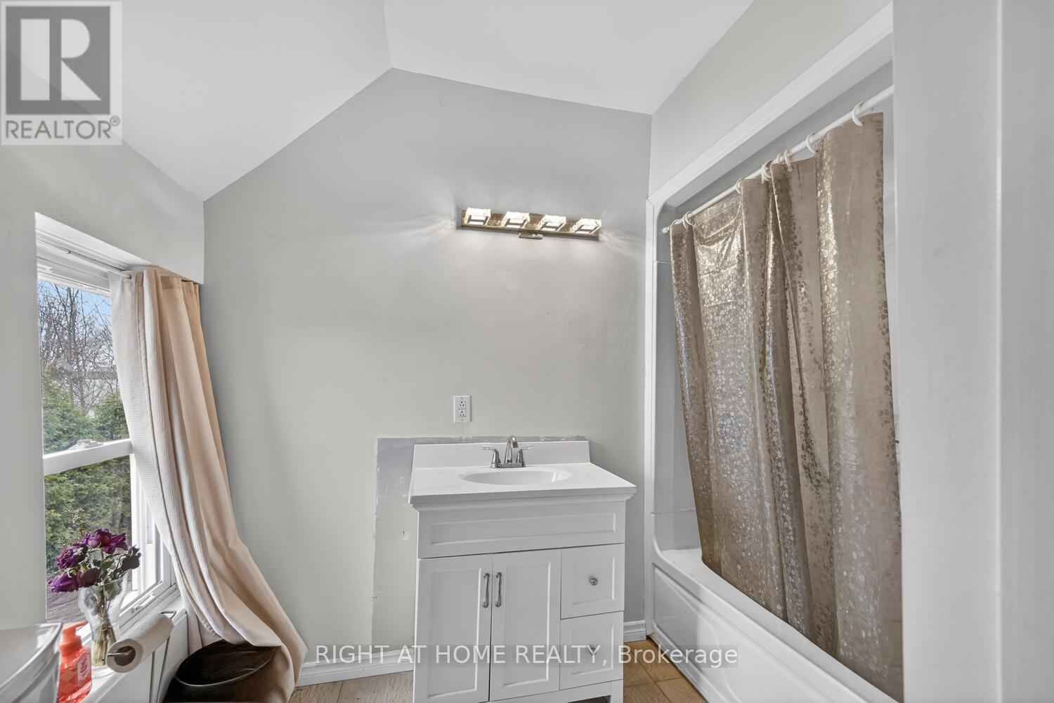 9 MAUD STREET — photo 9