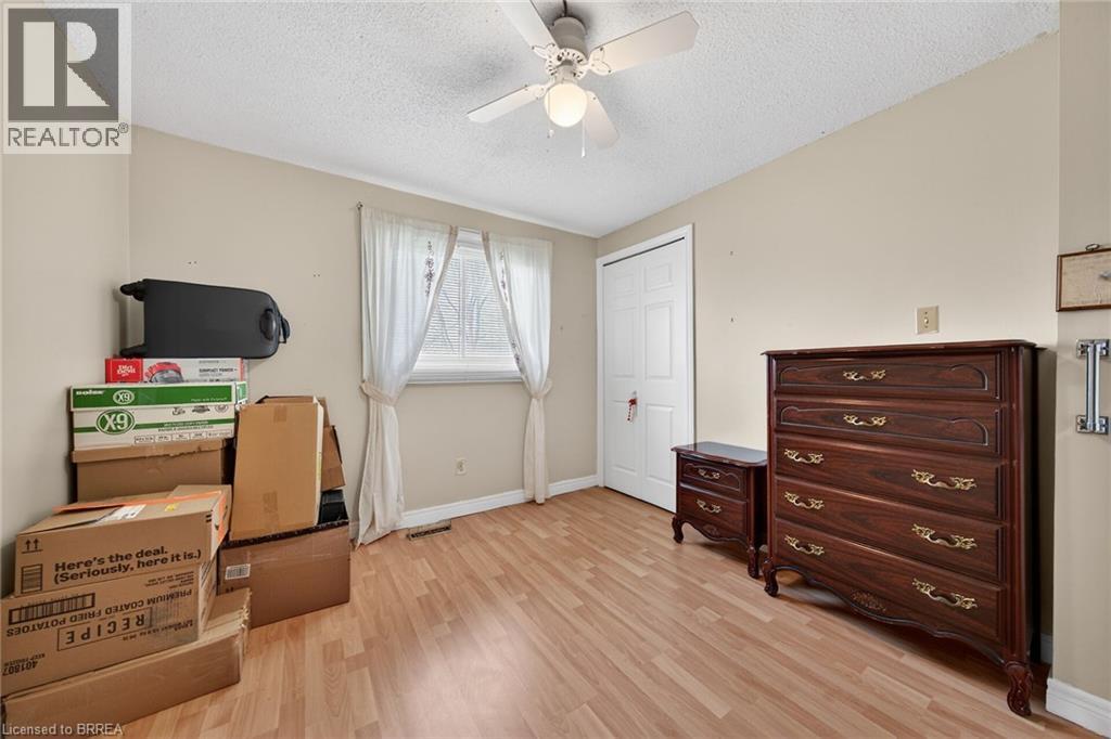 34 ENFIELD Crescent - 19
