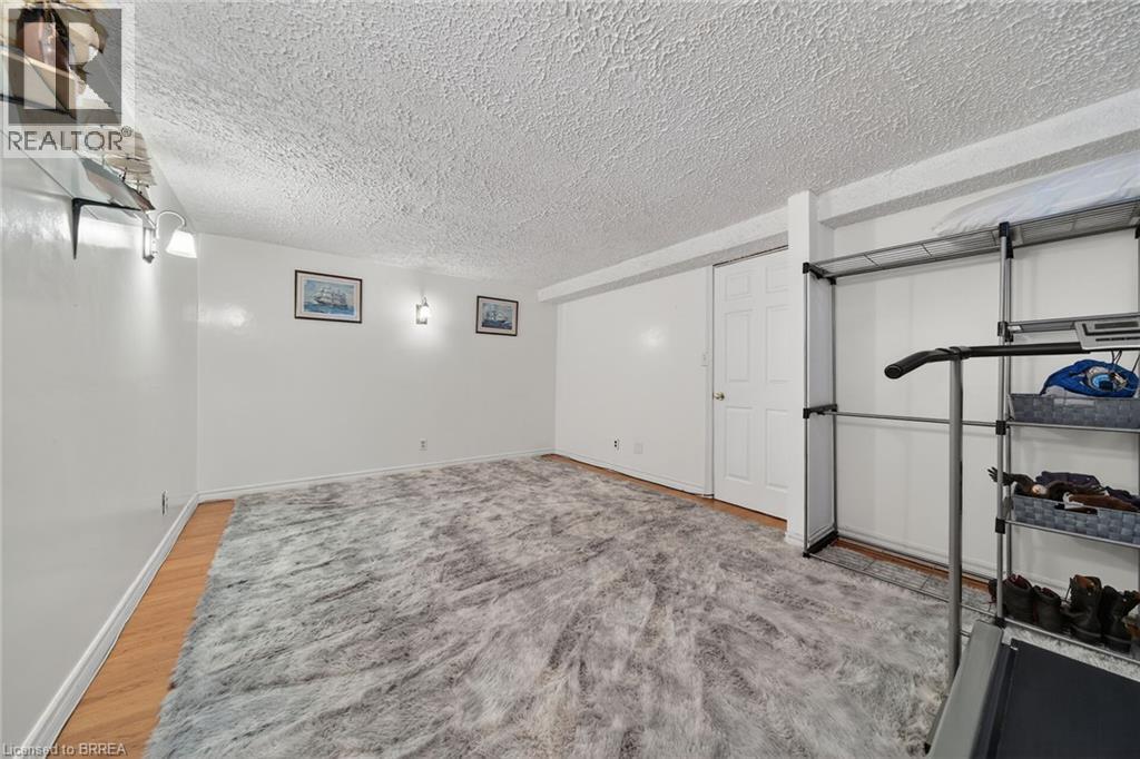 34 ENFIELD Crescent - 24