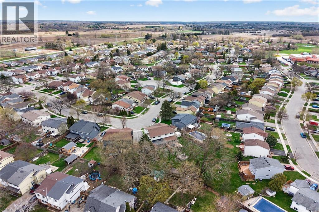 34 ENFIELD Crescent - 36