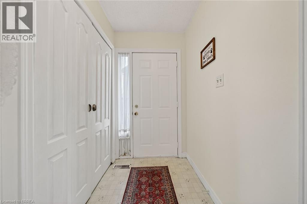 34 ENFIELD Crescent - 5