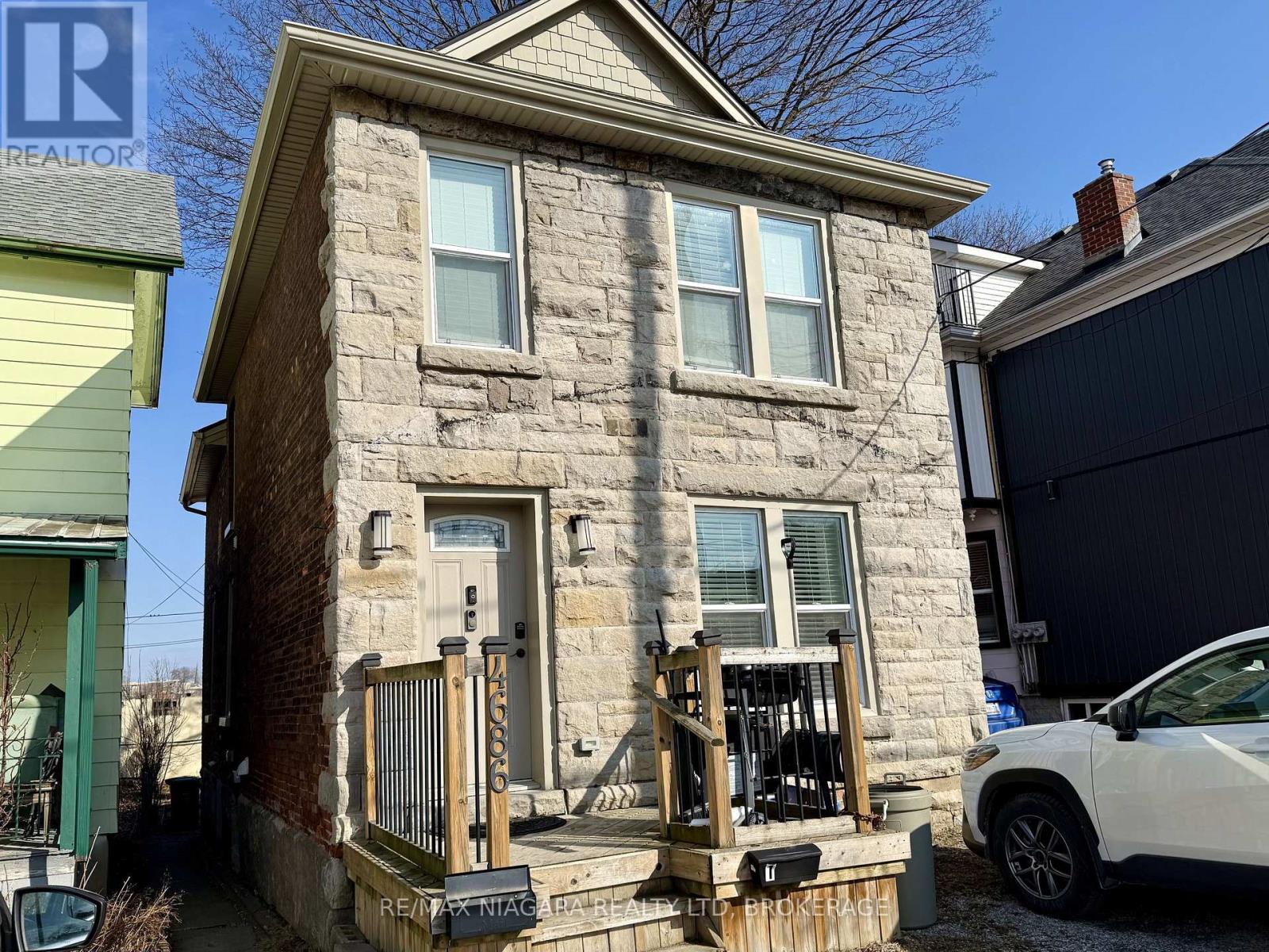 UNIT 2 - 4686 ZIMMERMAN AVENUE