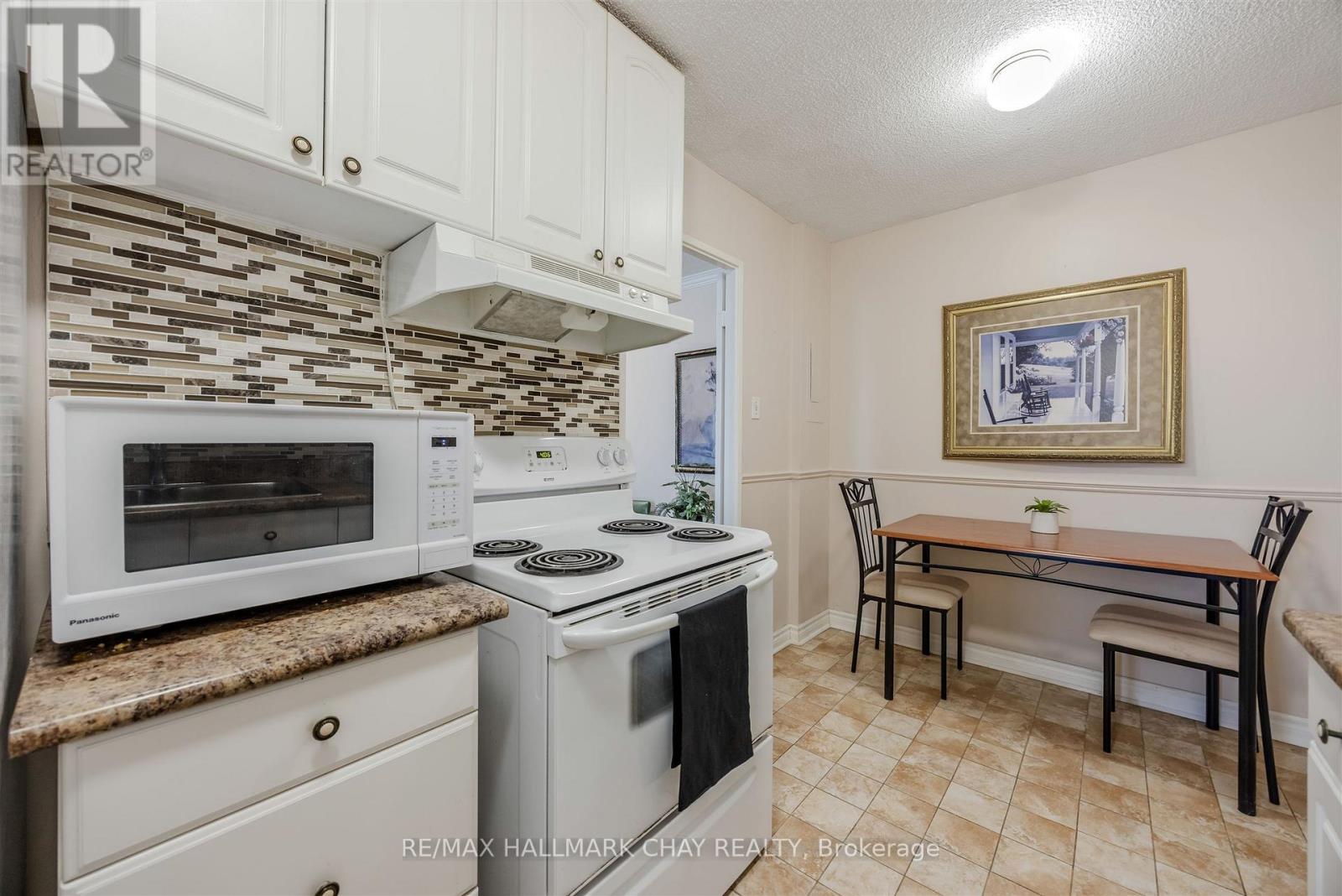 Breakfast Room/Kitchen