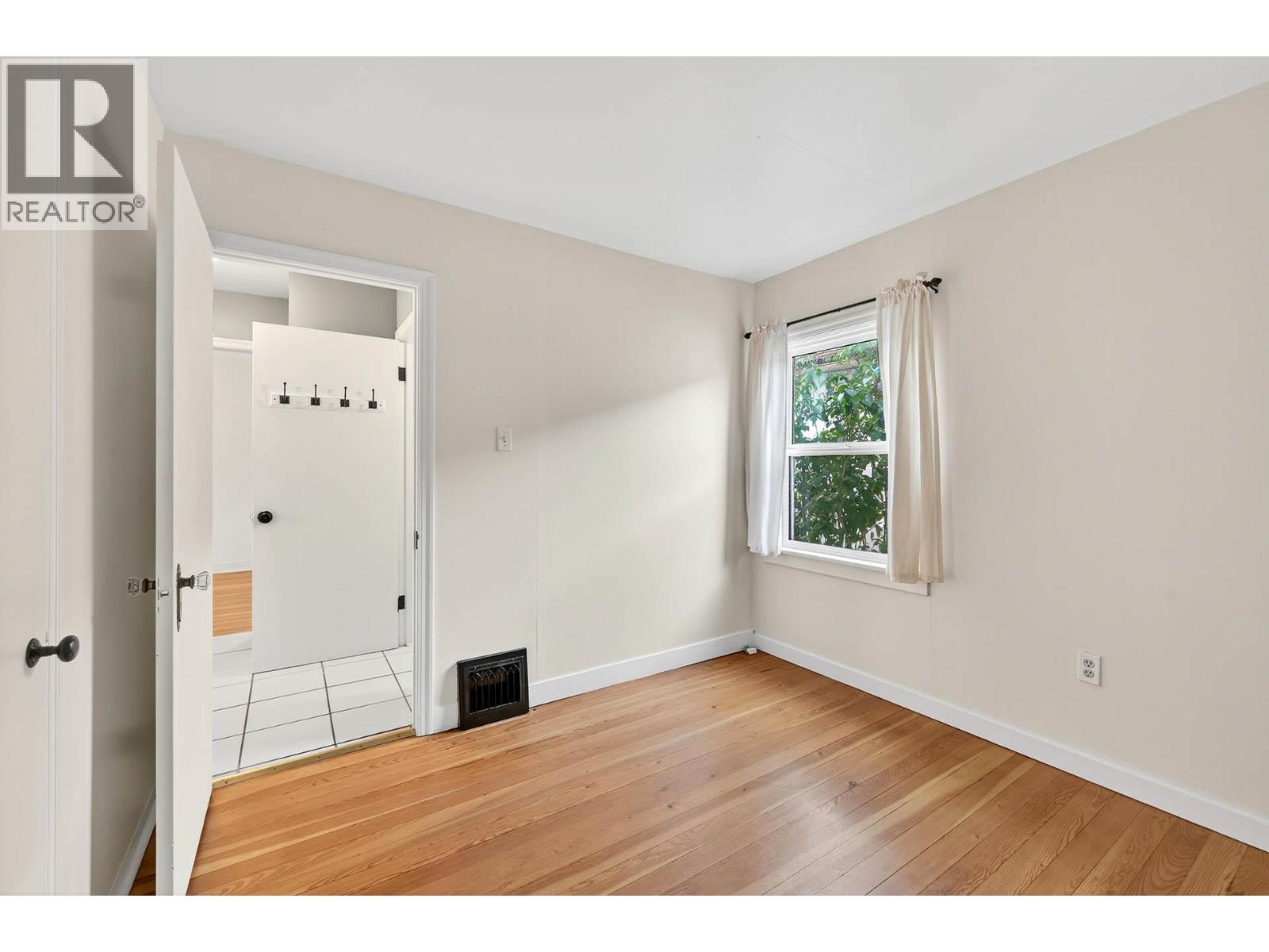 936 NICOLA Street - 13