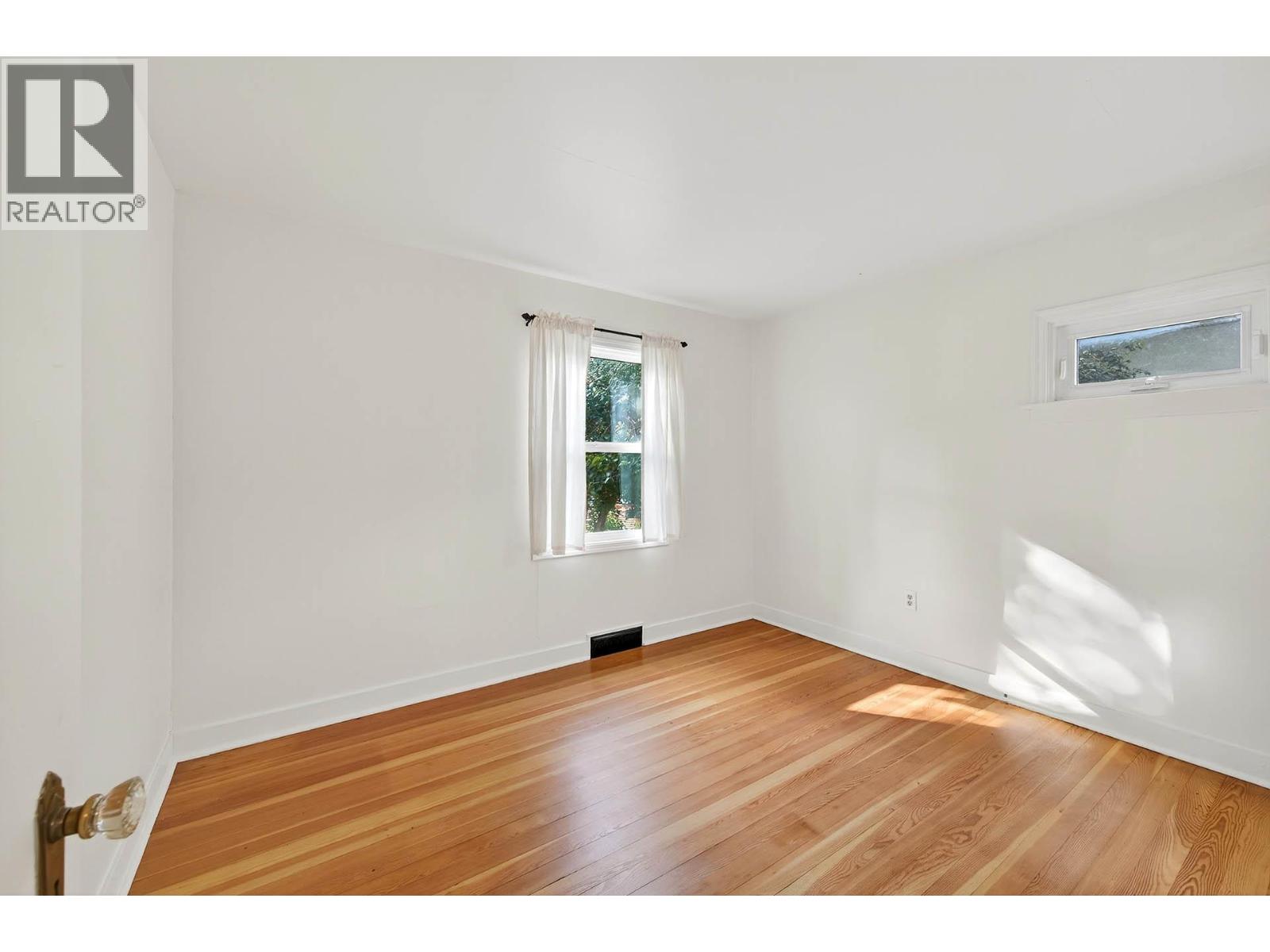 936 NICOLA Street - 14