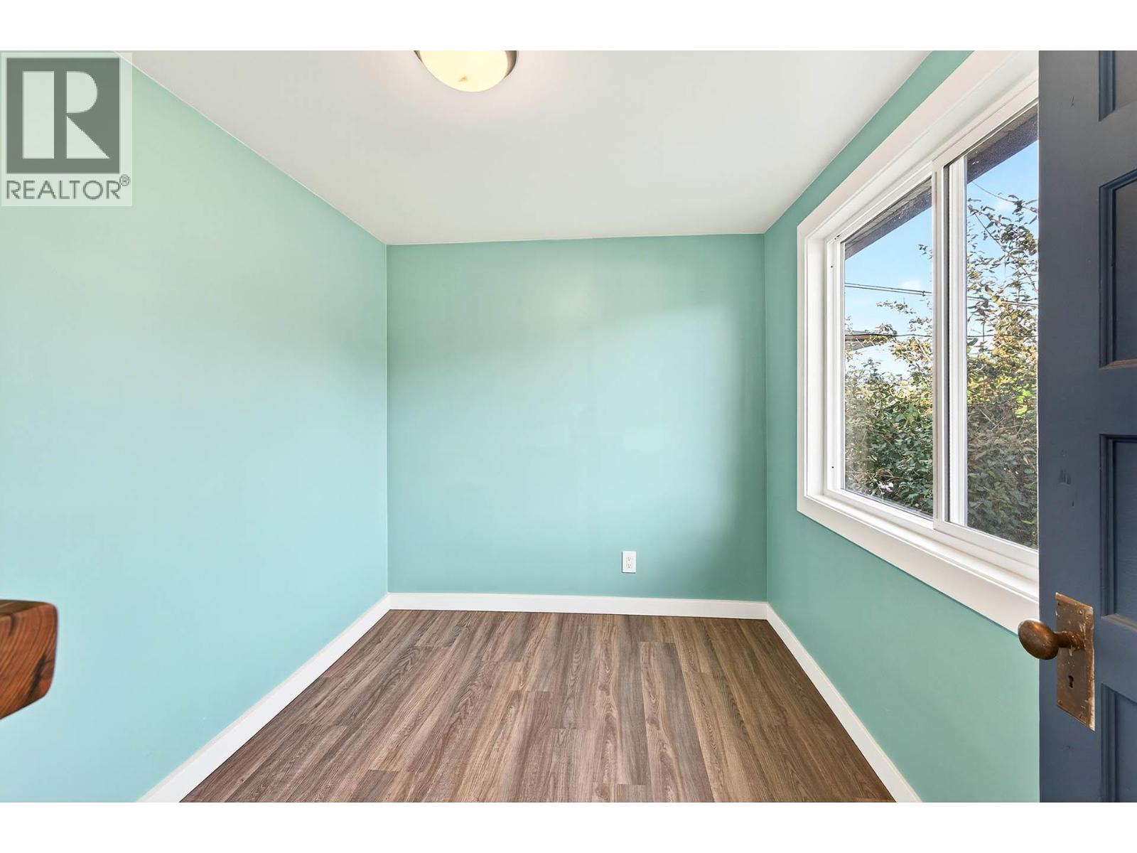 936 NICOLA Street - 19