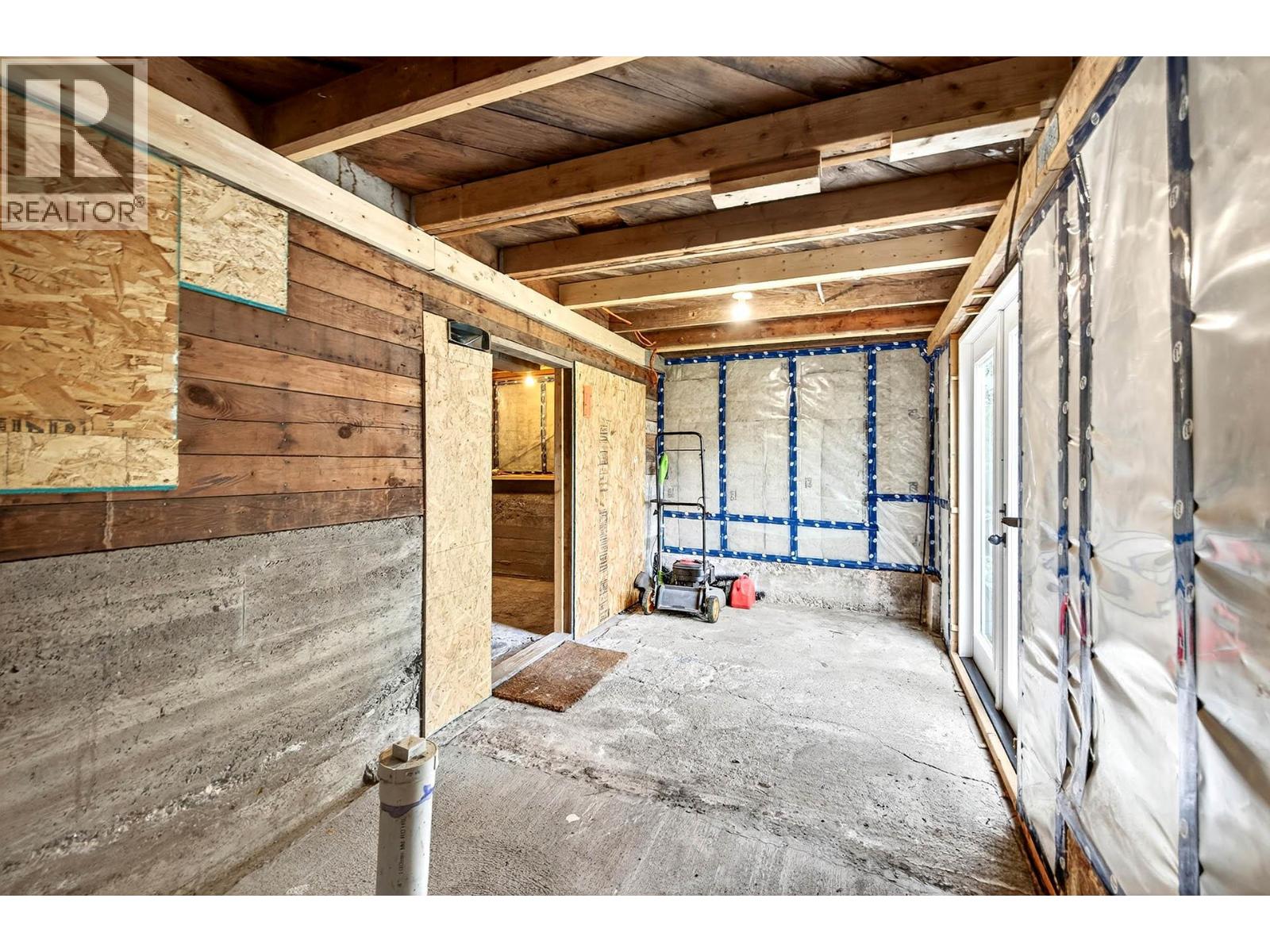 936 NICOLA Street - 34