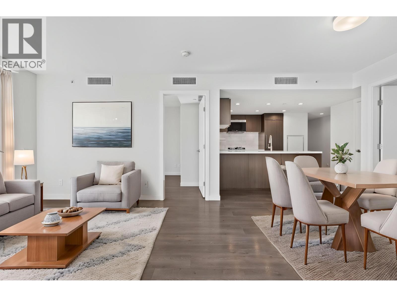 807 8238 LORD STREET