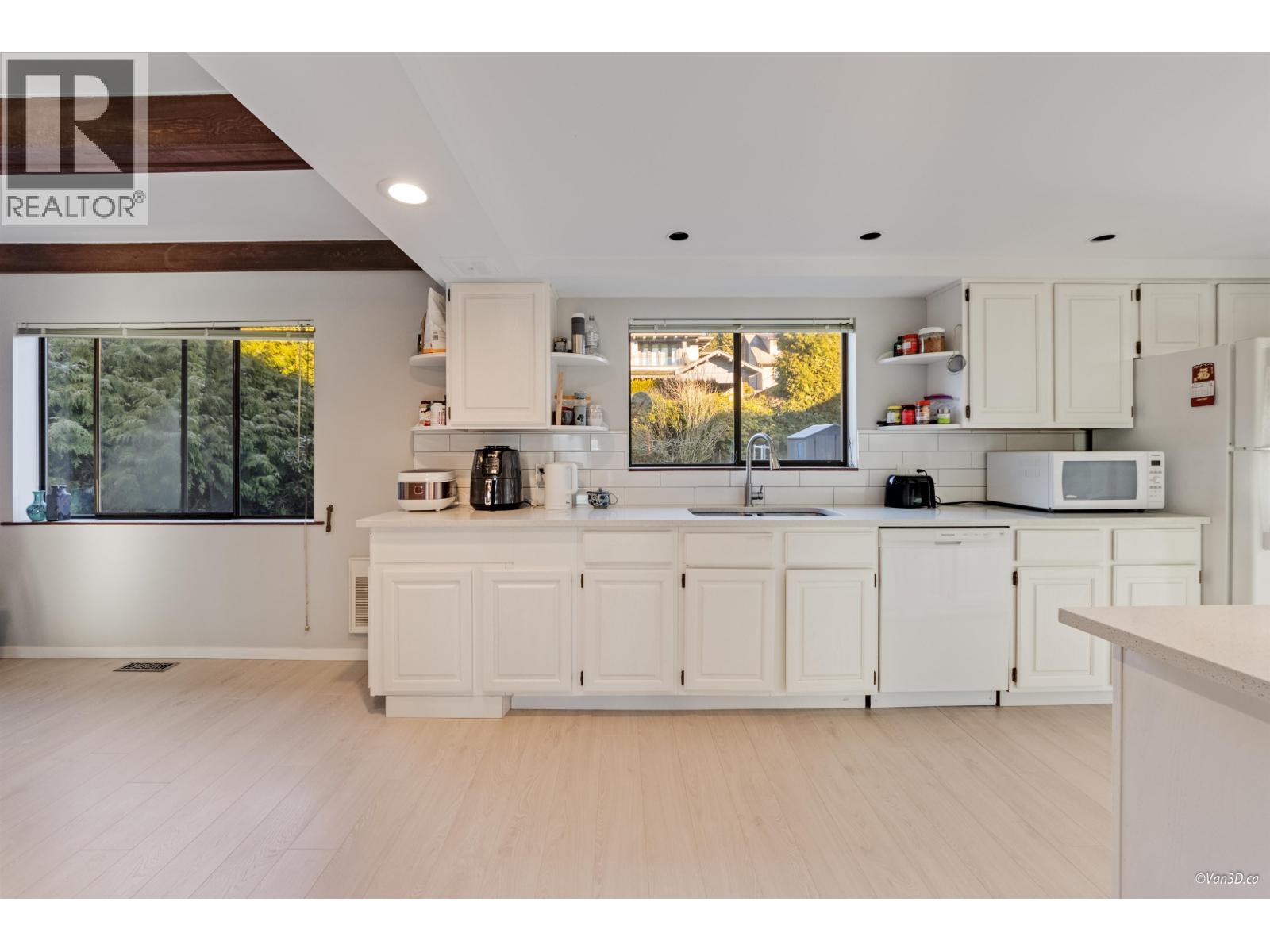 2317 KINGS AVENUE, West Vancouver
