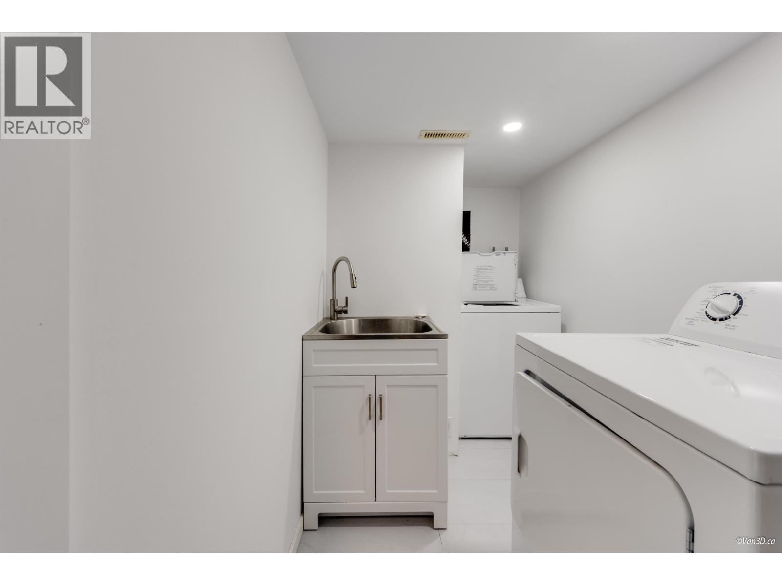 2317 KINGS AVENUE, West Vancouver