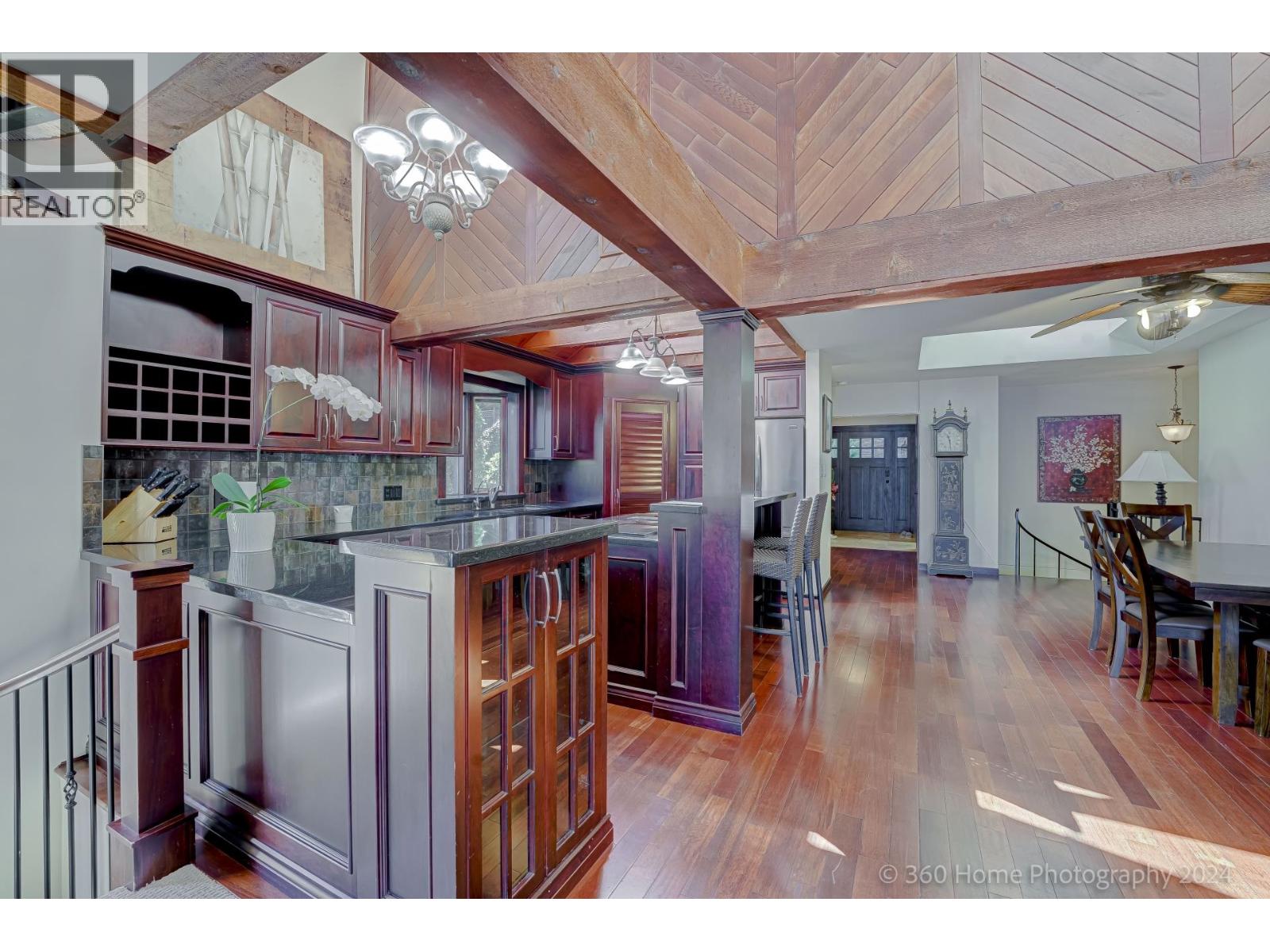 2660 PANORAMA DRIVE, North Vancouver