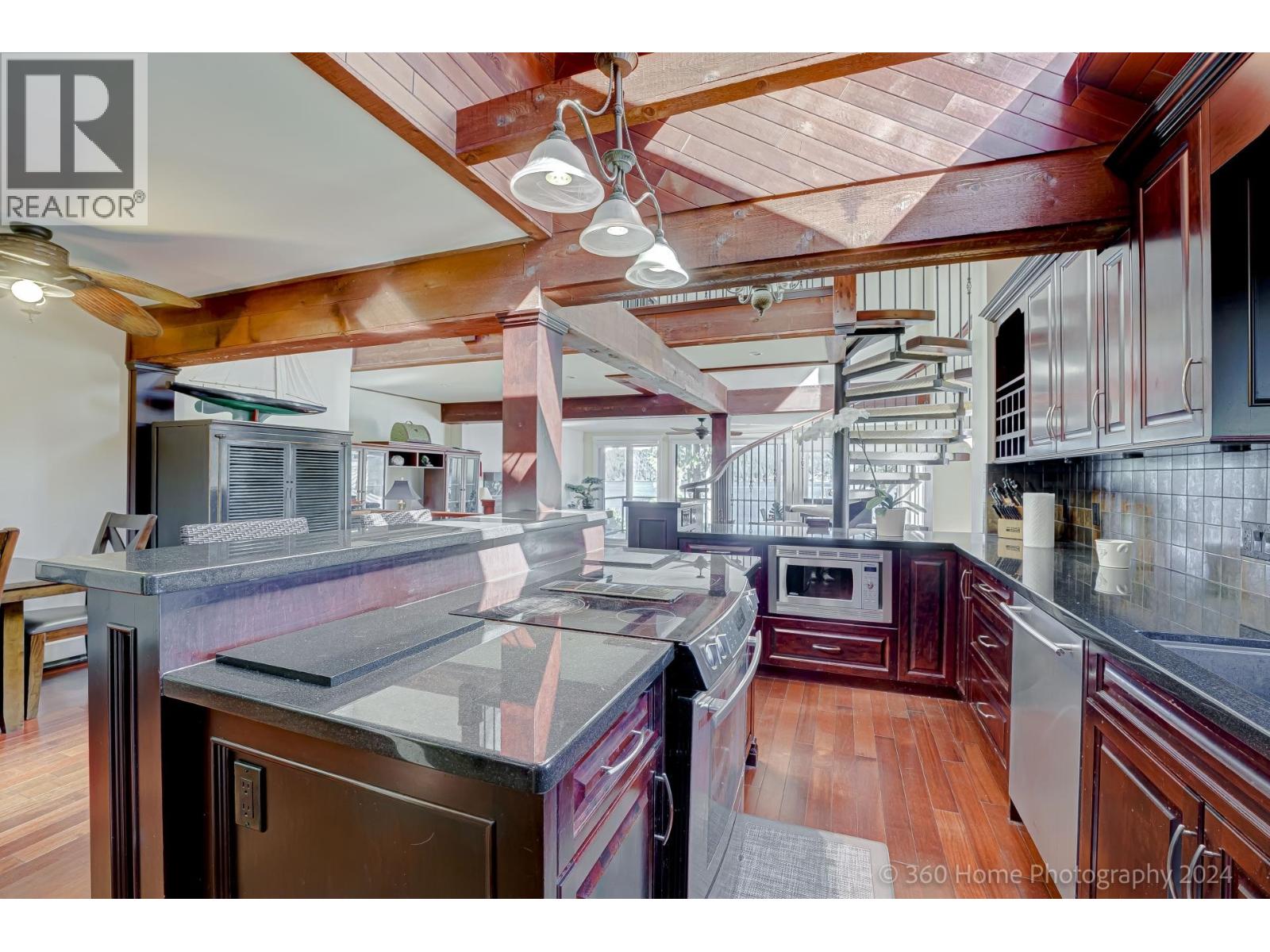 2660 PANORAMA DRIVE, North Vancouver