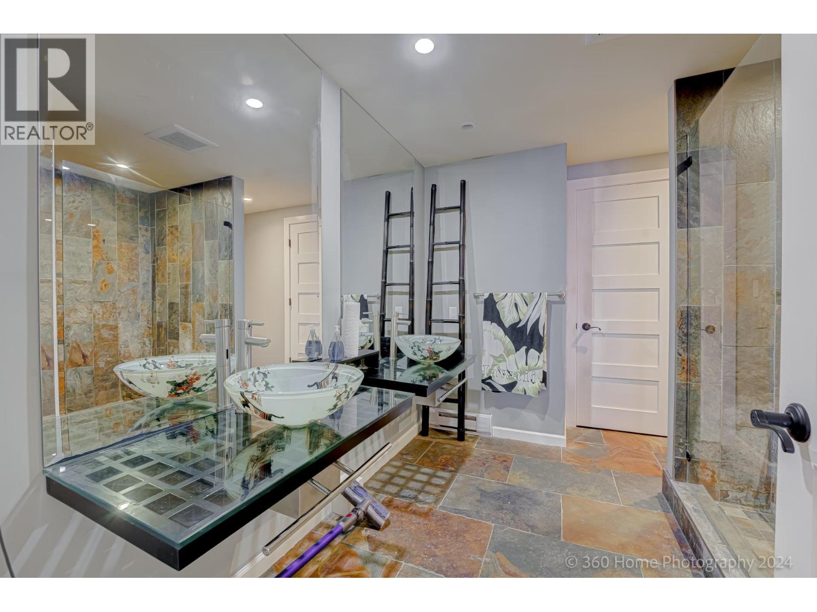 2660 PANORAMA DRIVE, North Vancouver