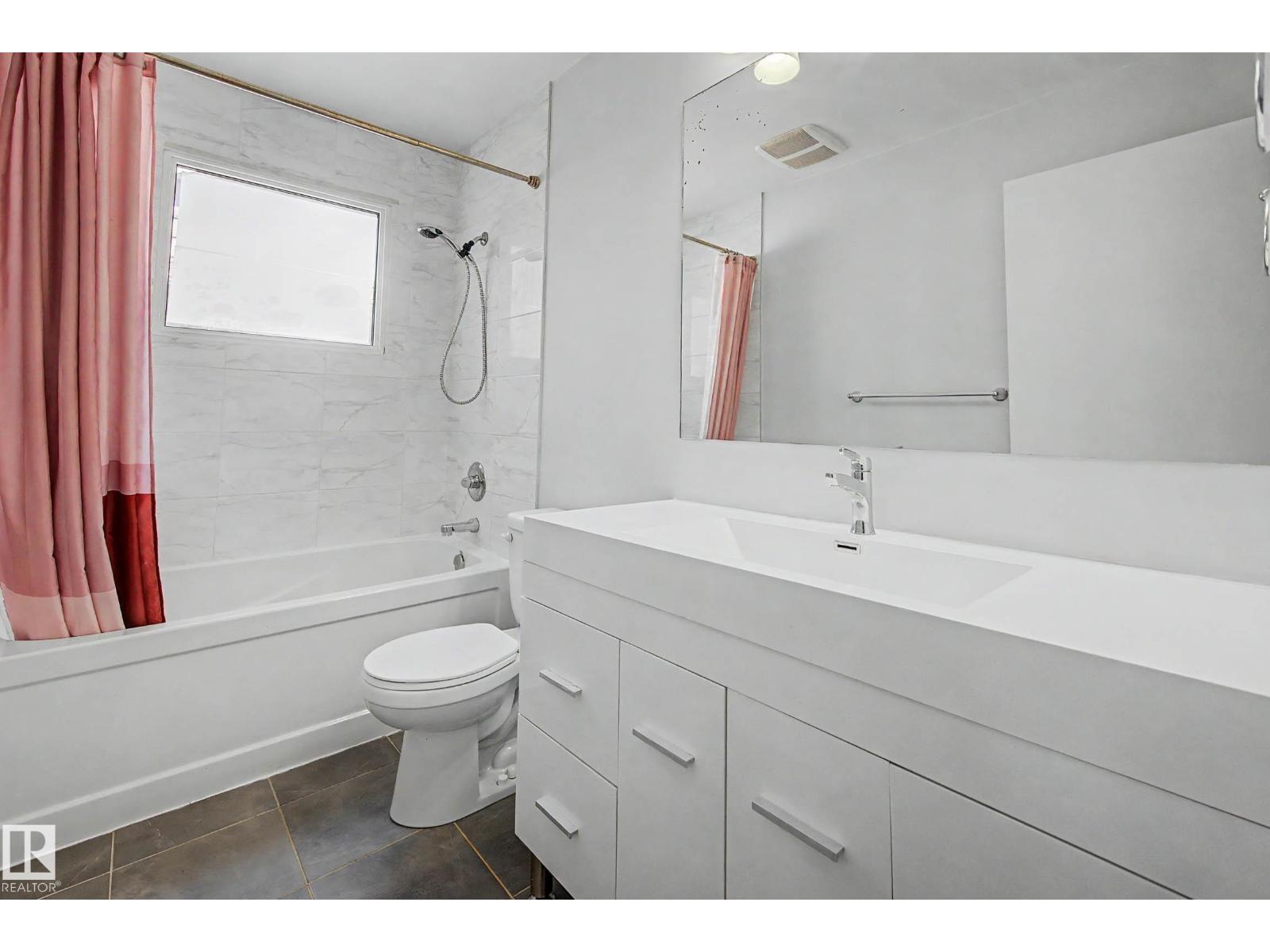 7815 156 ST NW, Edmonton