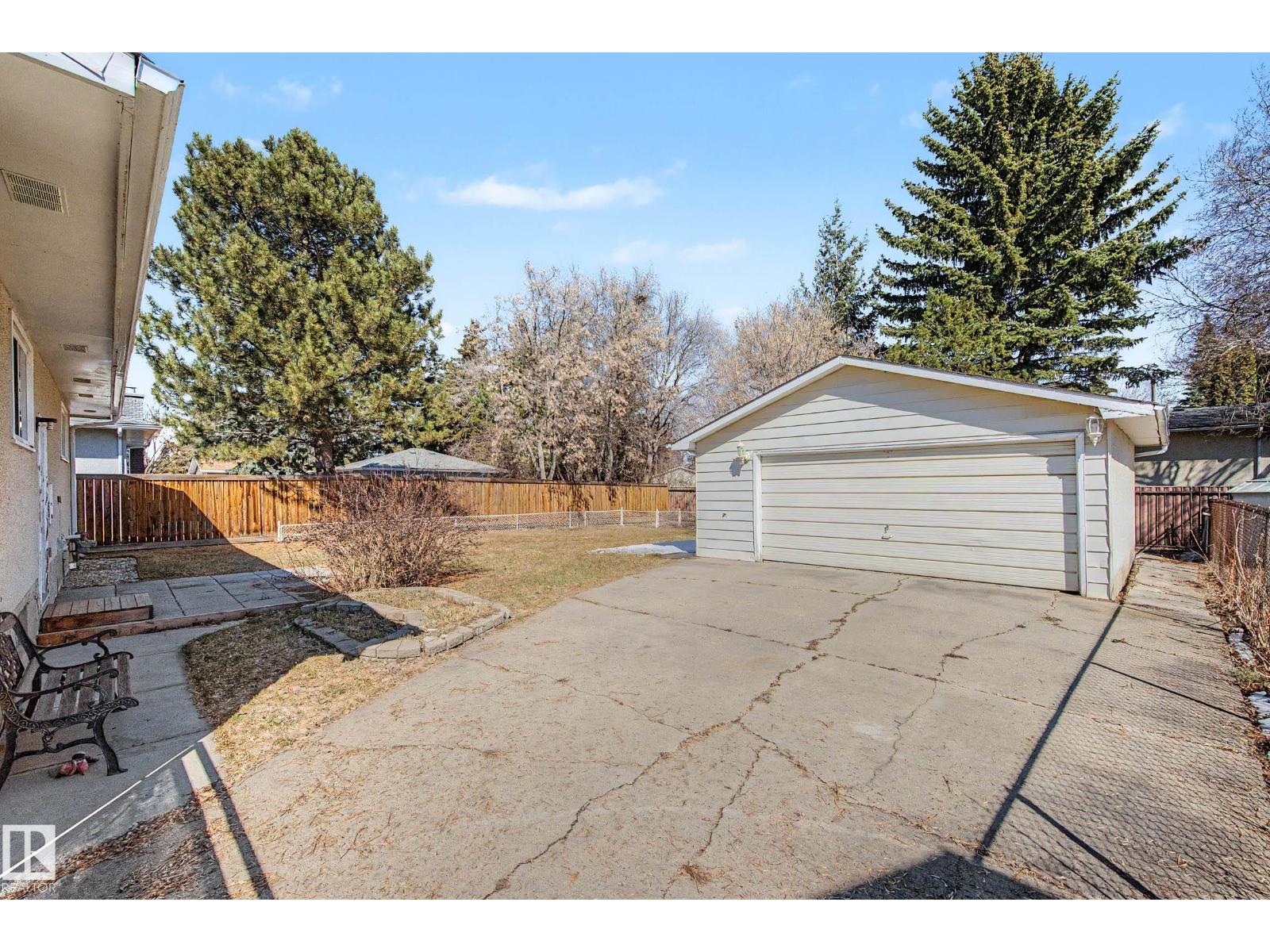 7815 156 ST NW, Edmonton