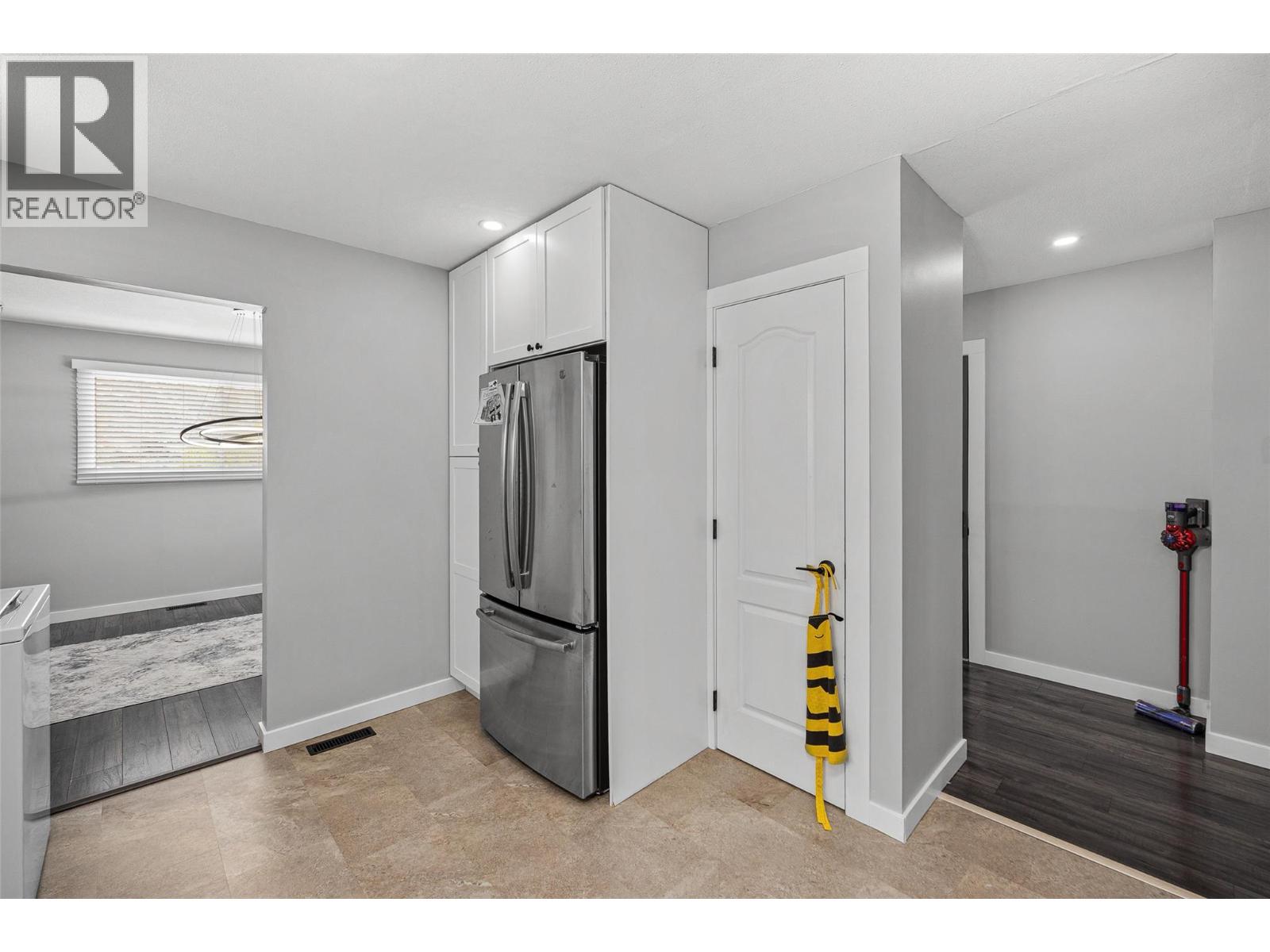 949 Grenfell Court, Kelowna