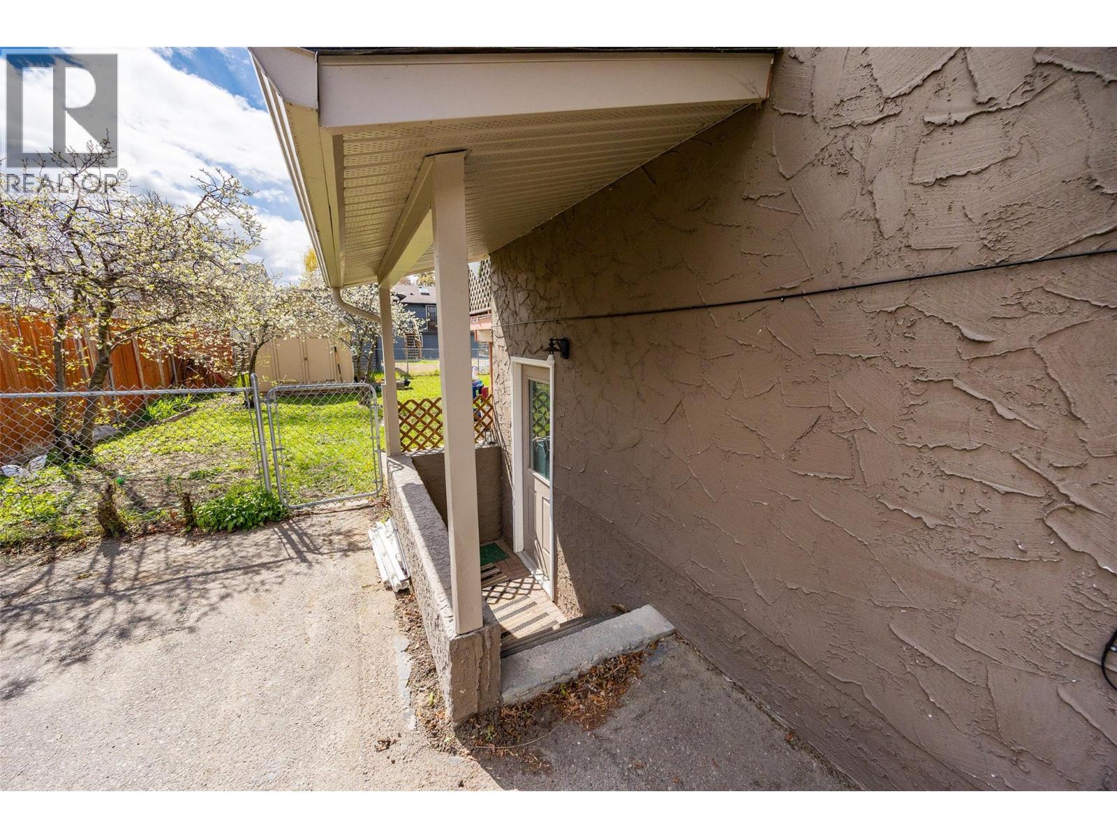 949 Grenfell Court, Kelowna