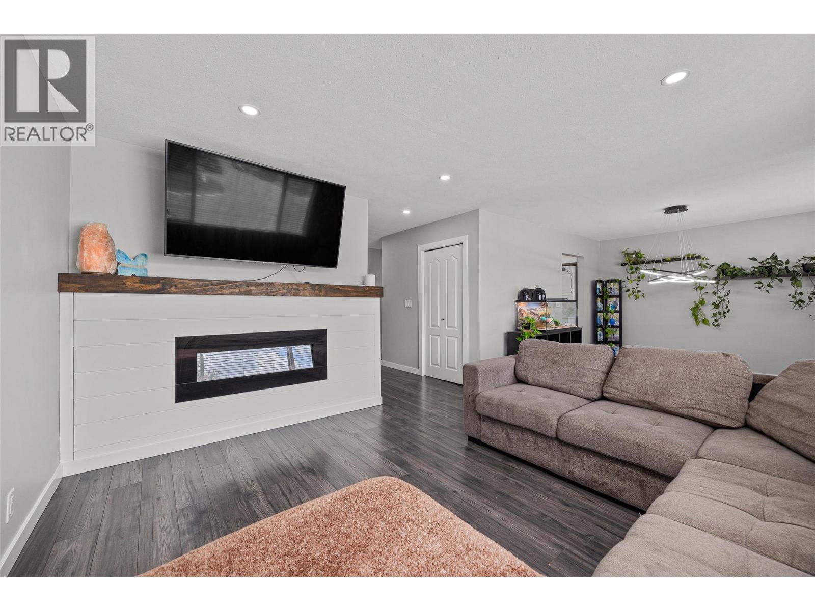 949 Grenfell Court, Kelowna