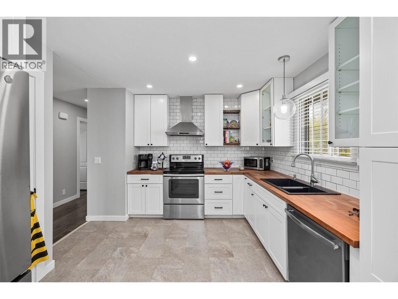 949 Grenfell Court, Kelowna